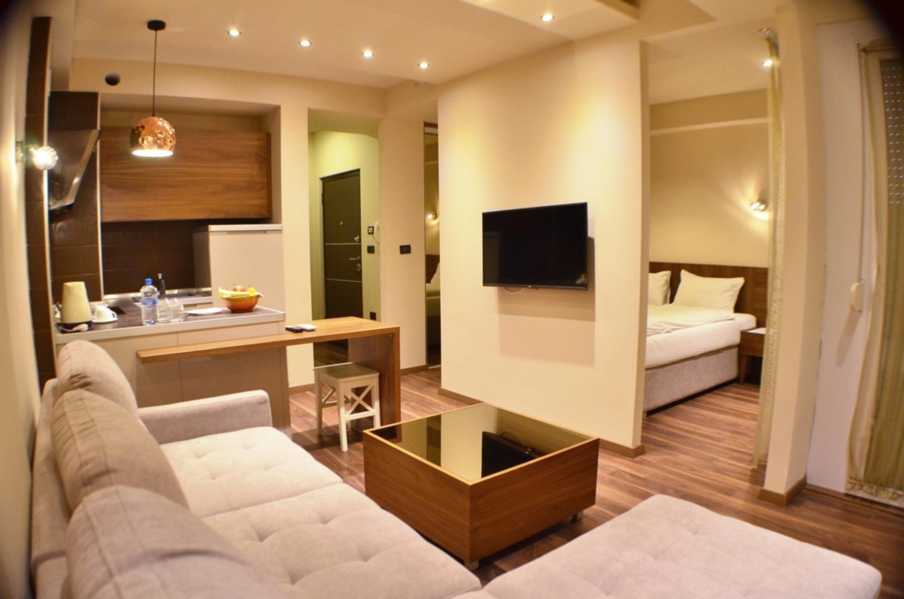 Premier One-Bedroom Apartment - Photo 12