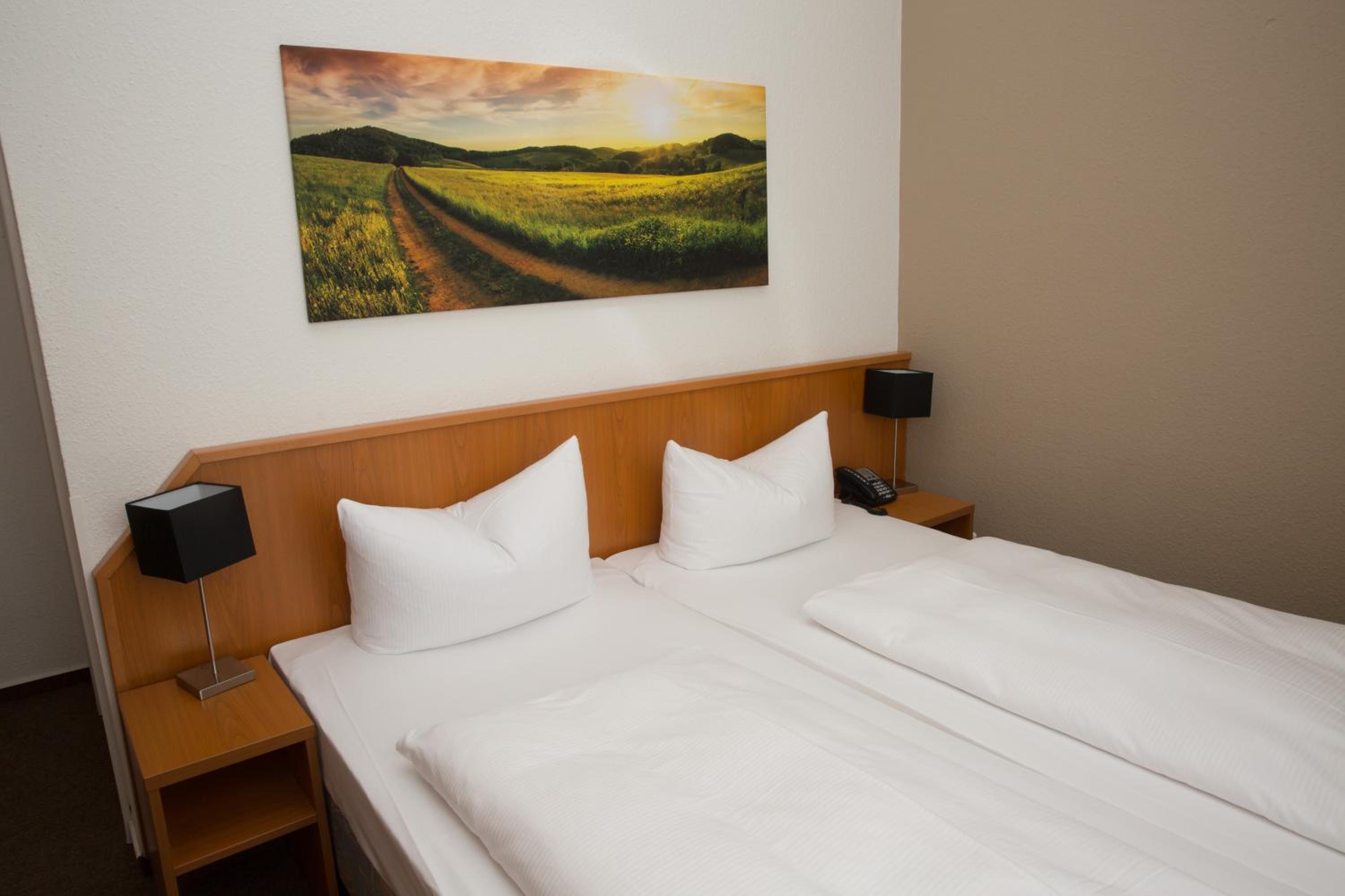 Single Room photo 3