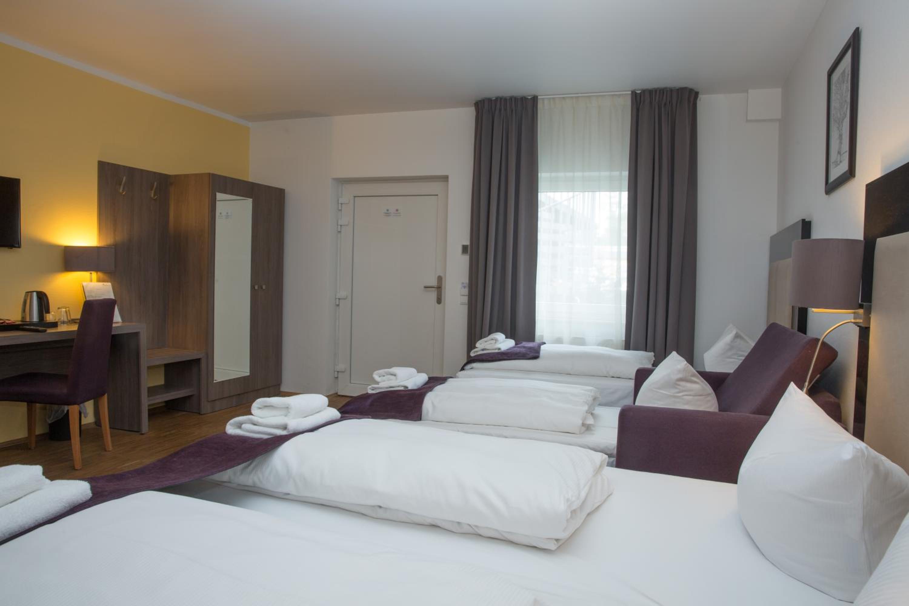 Triple Room - Photo 9