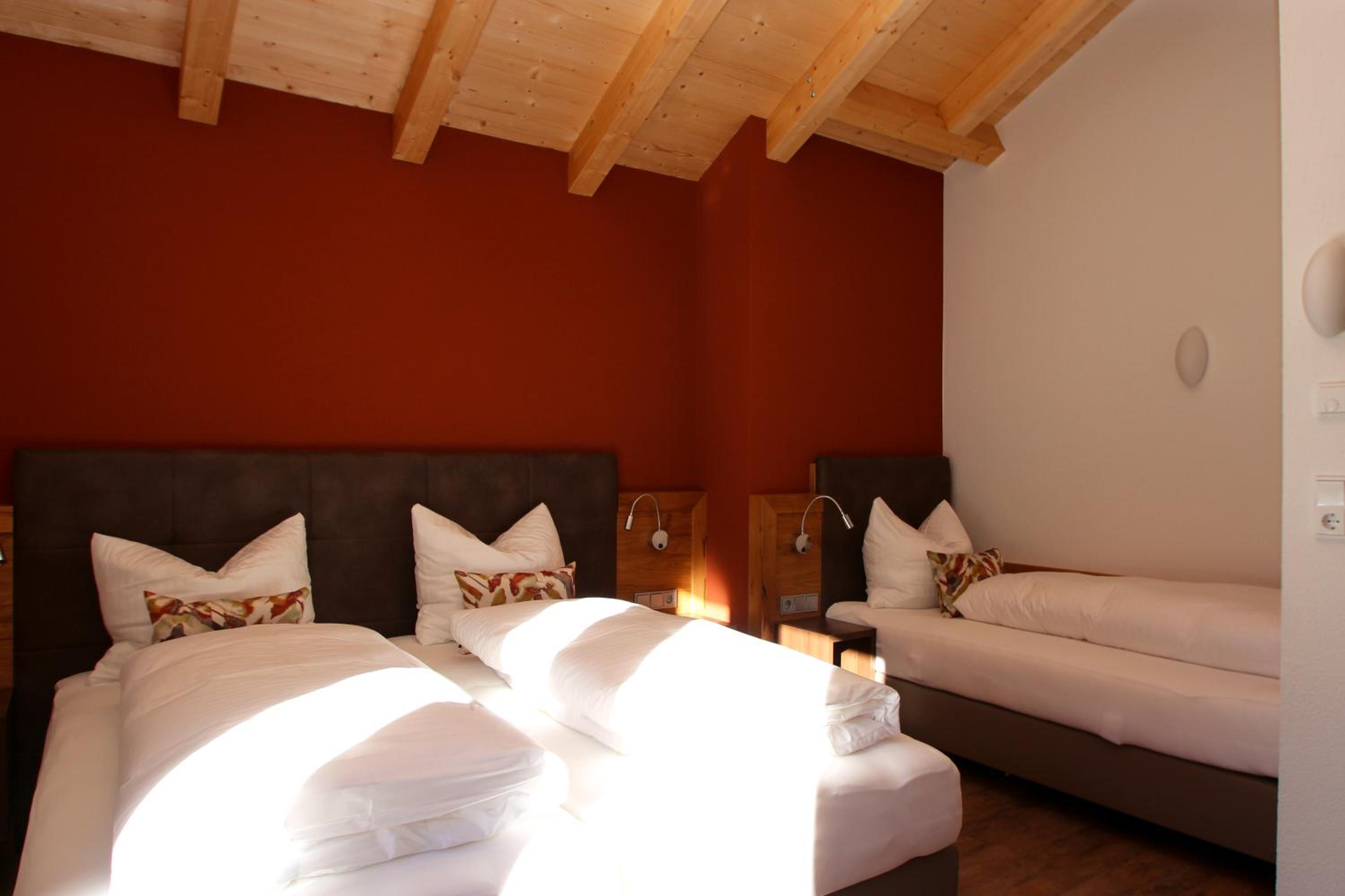 Two-Bedroom Apartment with Balcony photo 3