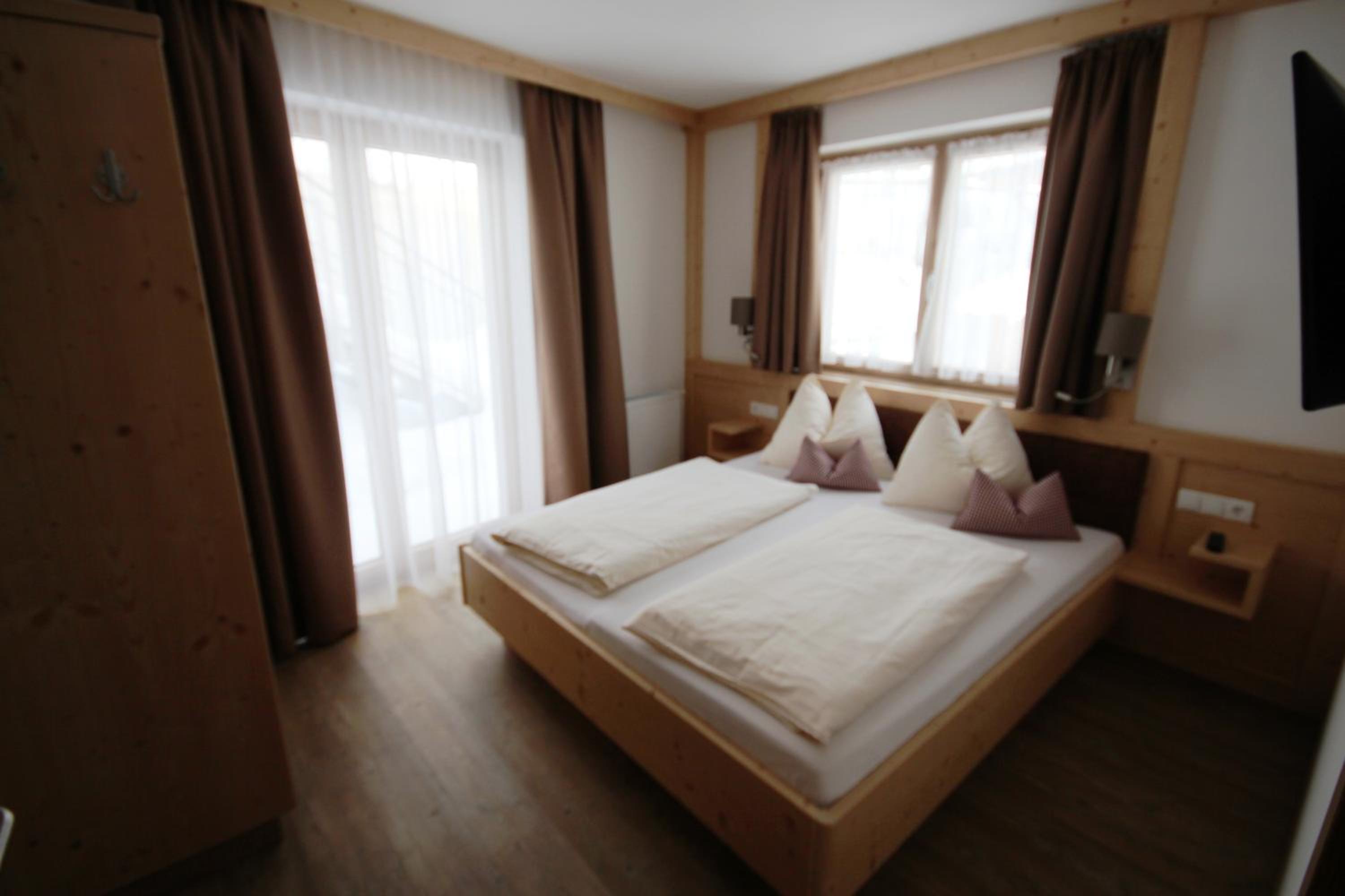 Apartment with Mountain View photo 1