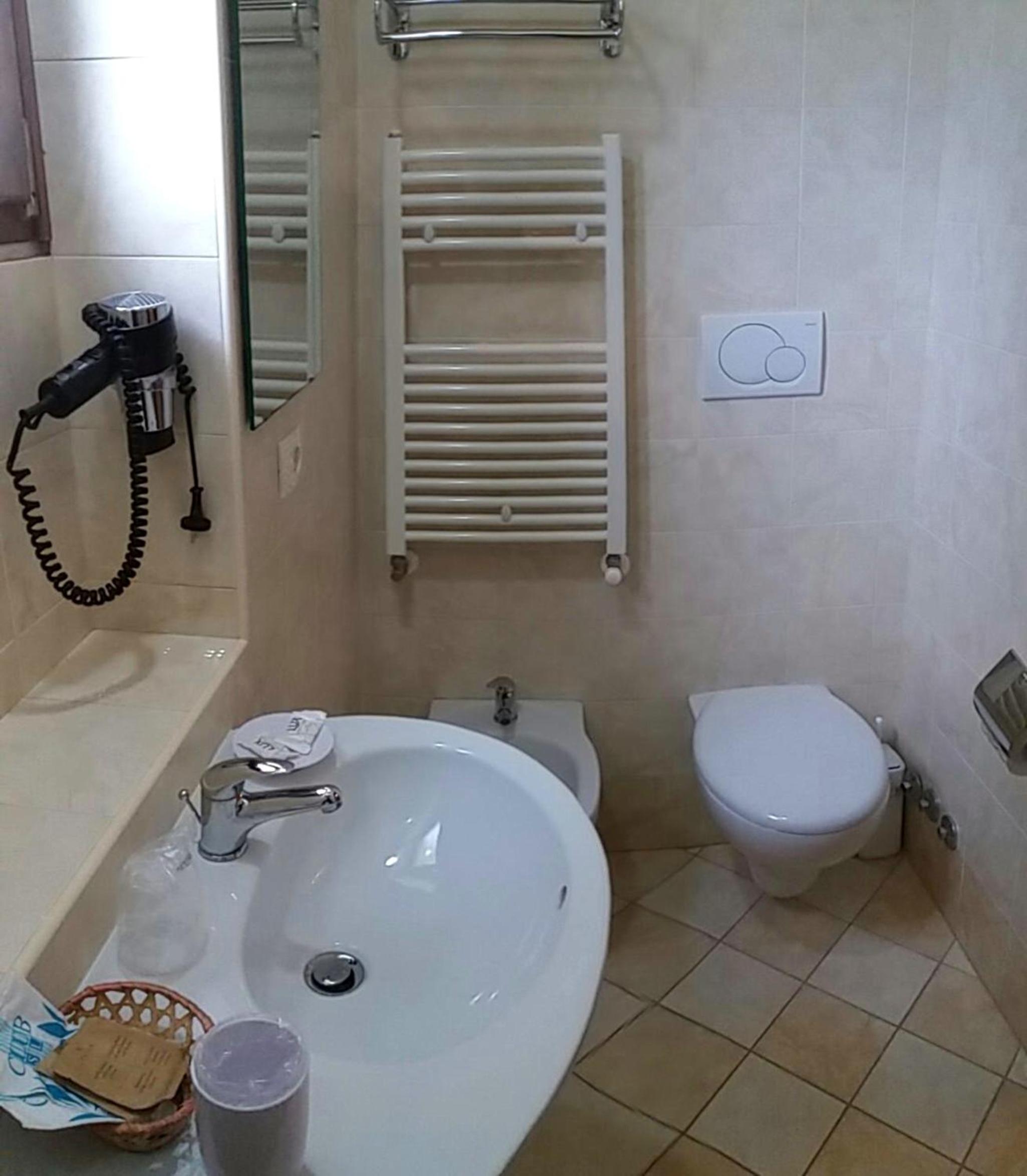 Double Room with Patio - Photo 5