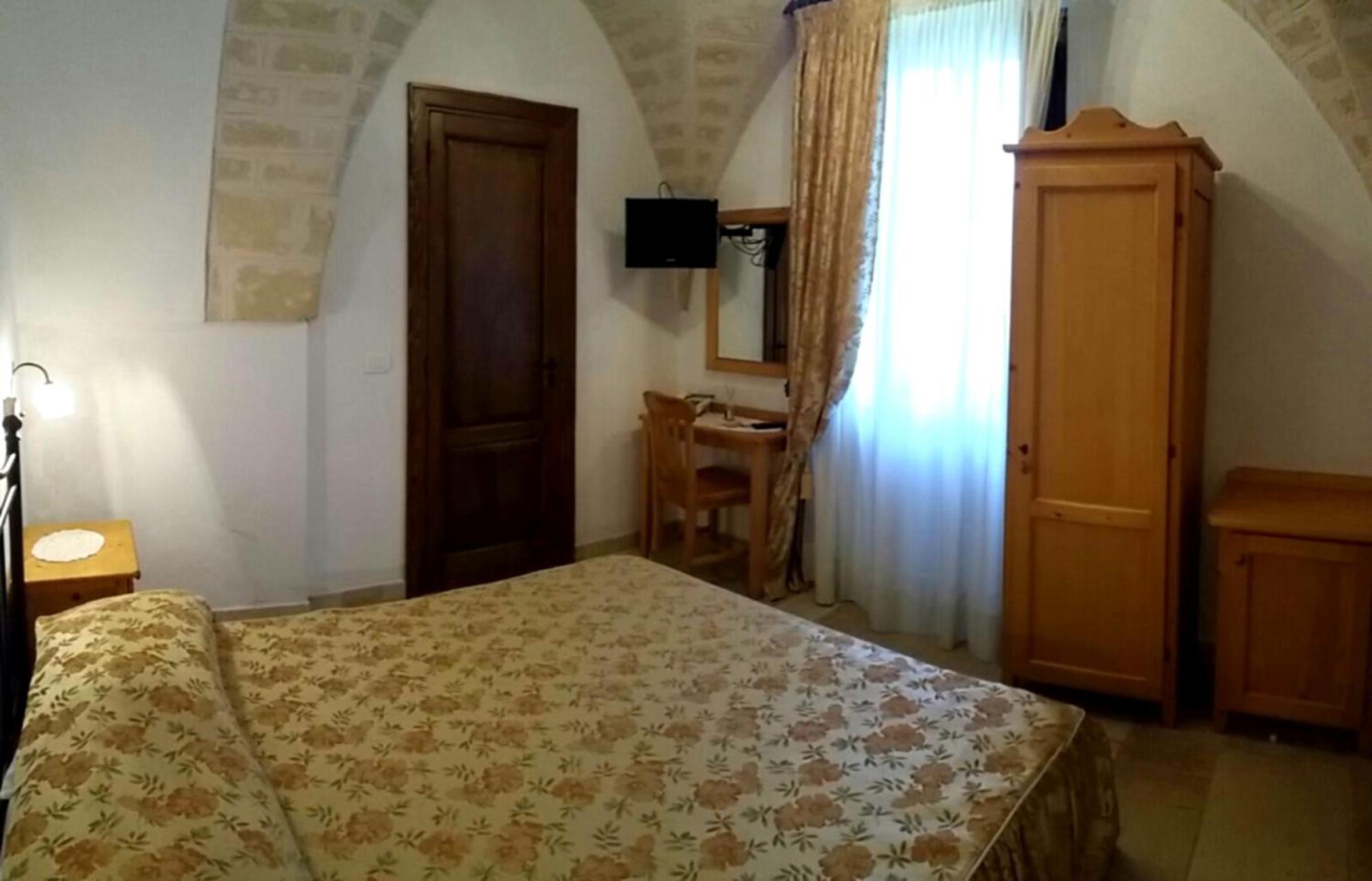 Double Room with Patio - Photo 1