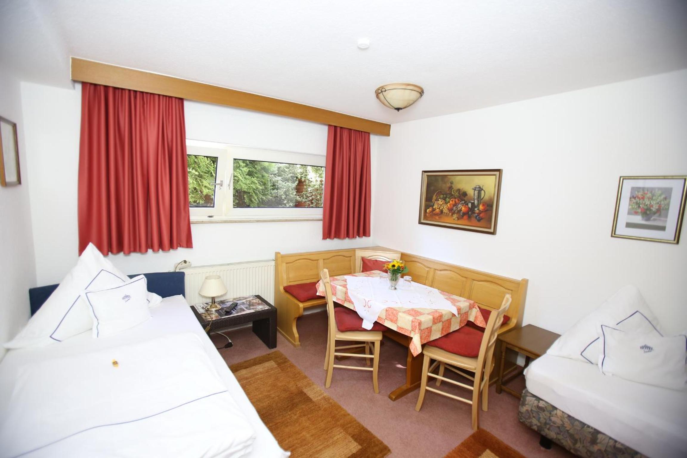 Studio Apartment (6 Adults) photo 2