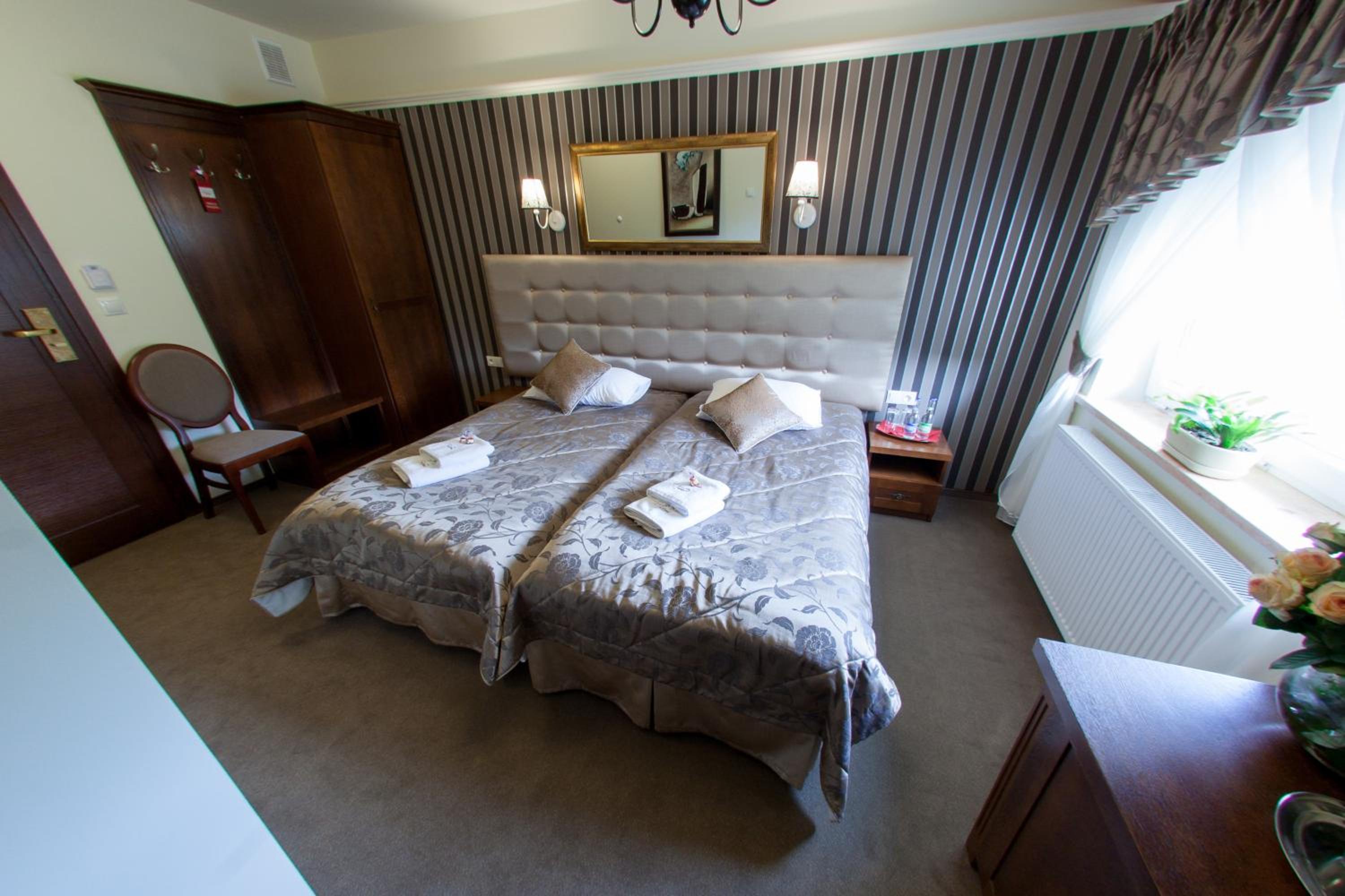 Twin Room - Photo 7