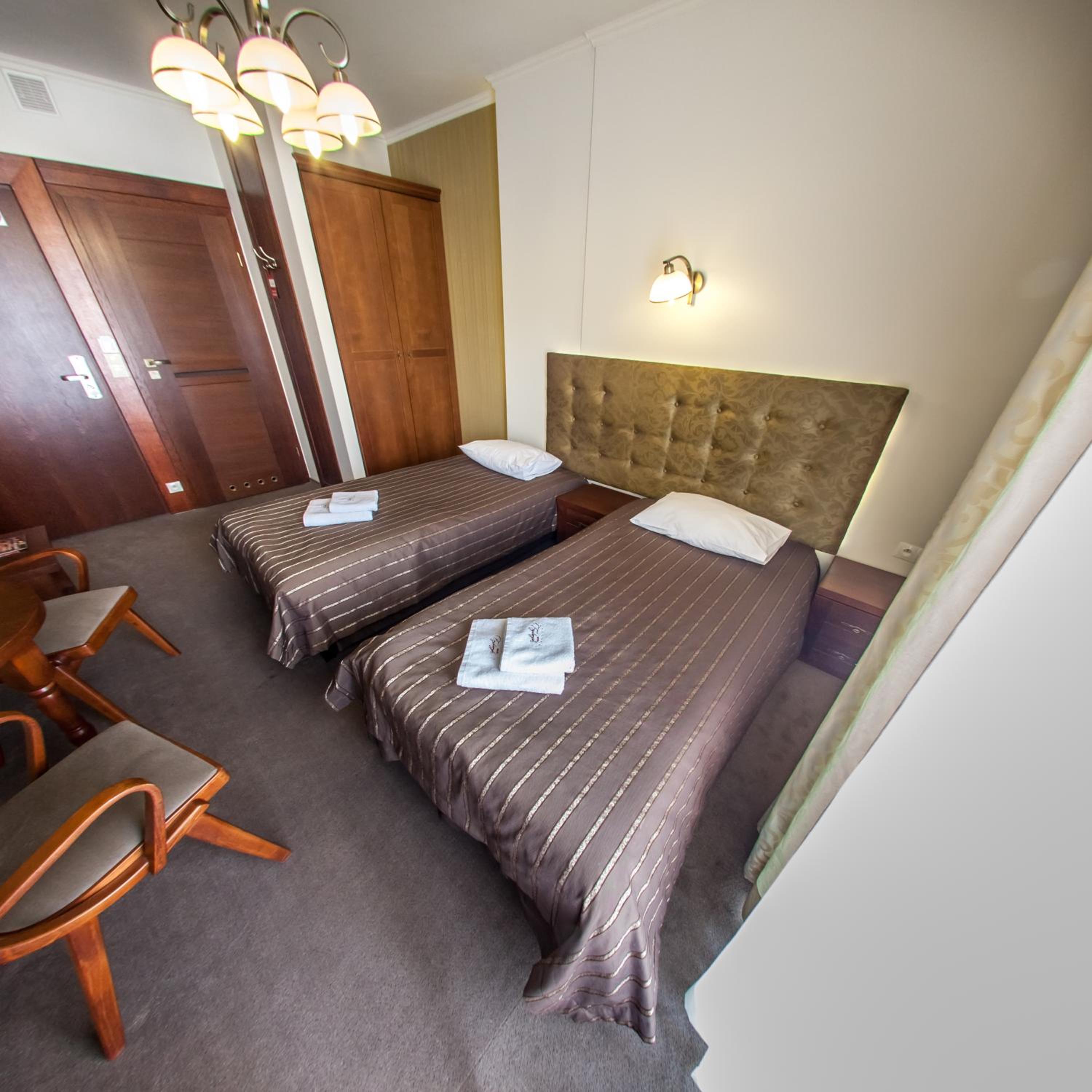 Twin Room - Photo 8
