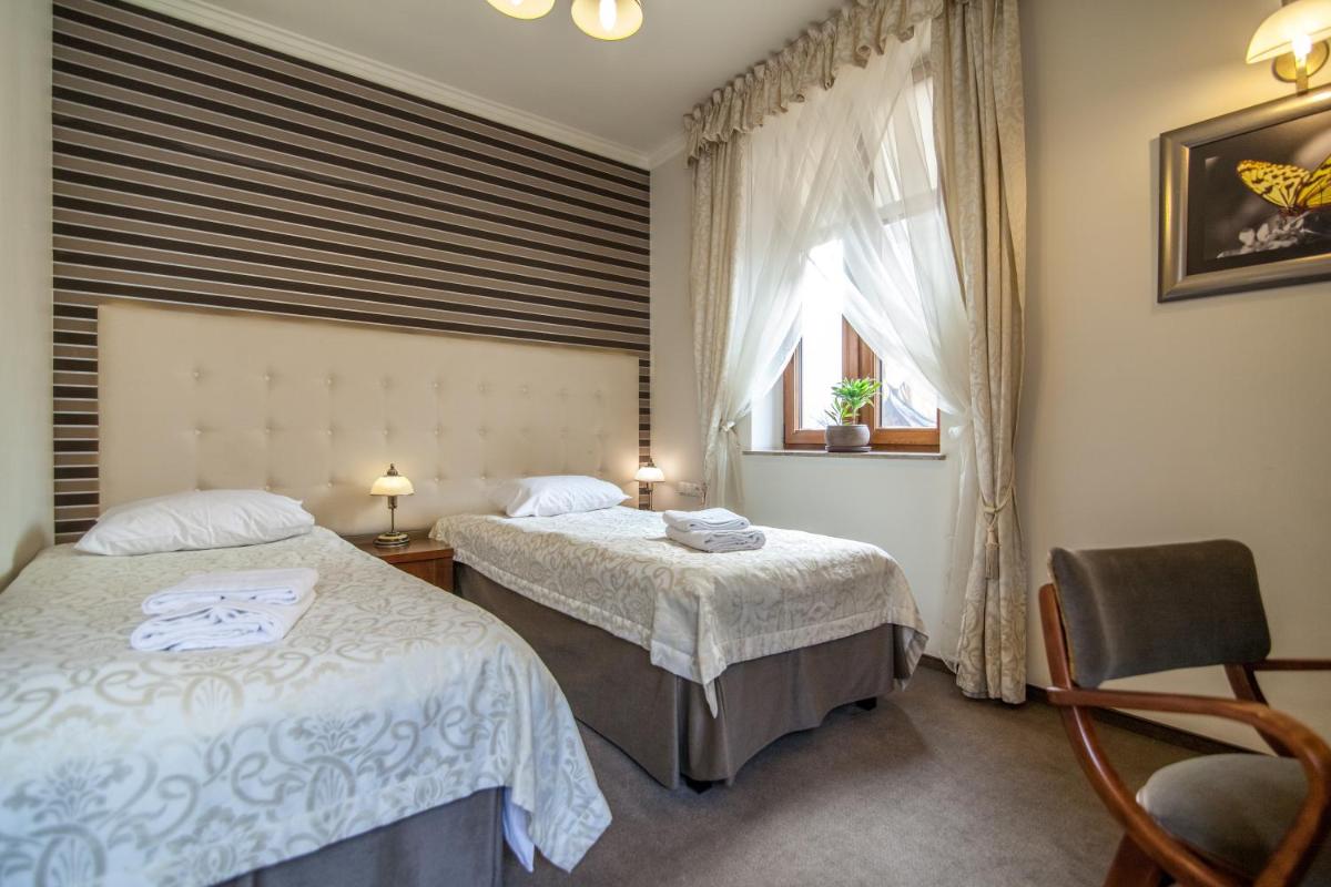 Twin Room - Photo 1