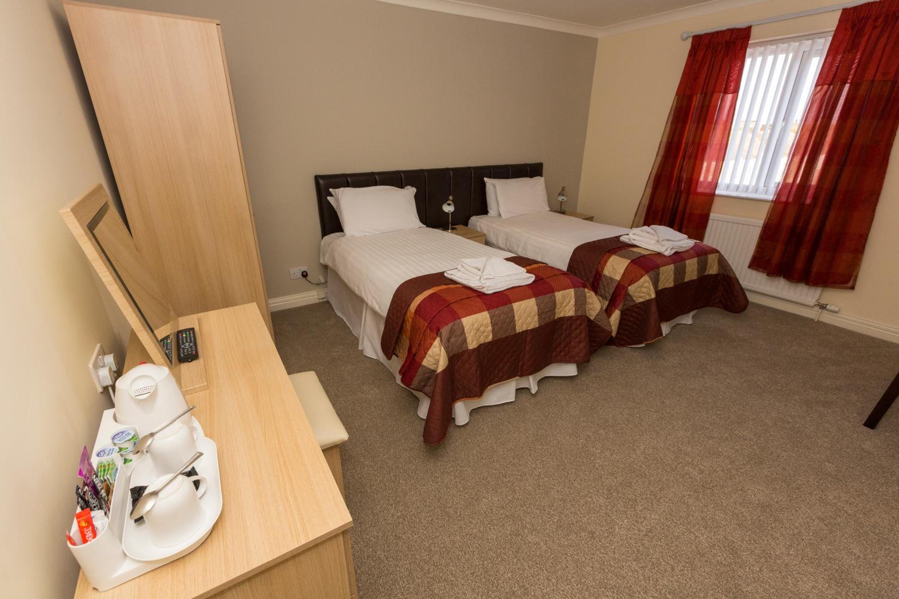 Twin Room with Private Bathroom