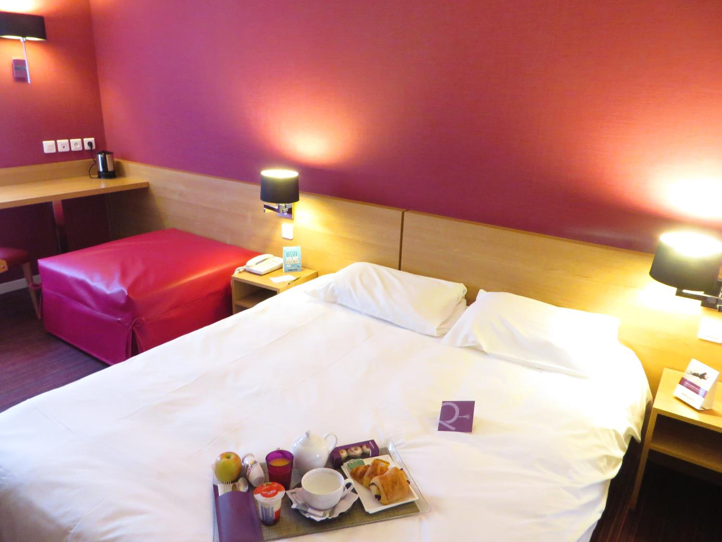 Superior Room with One King Bed and One Sofa  - Photo 2