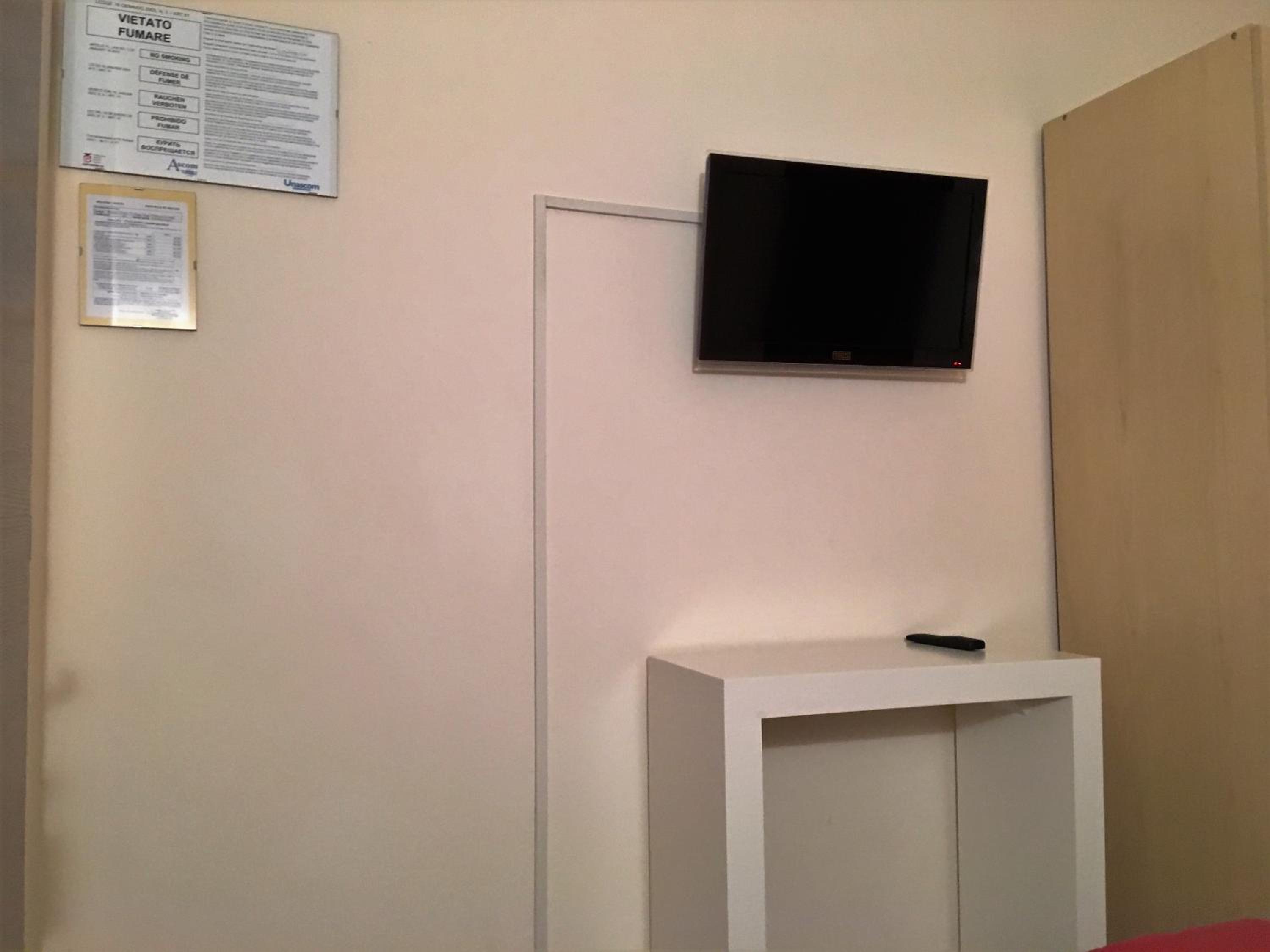 Single Room photo 3