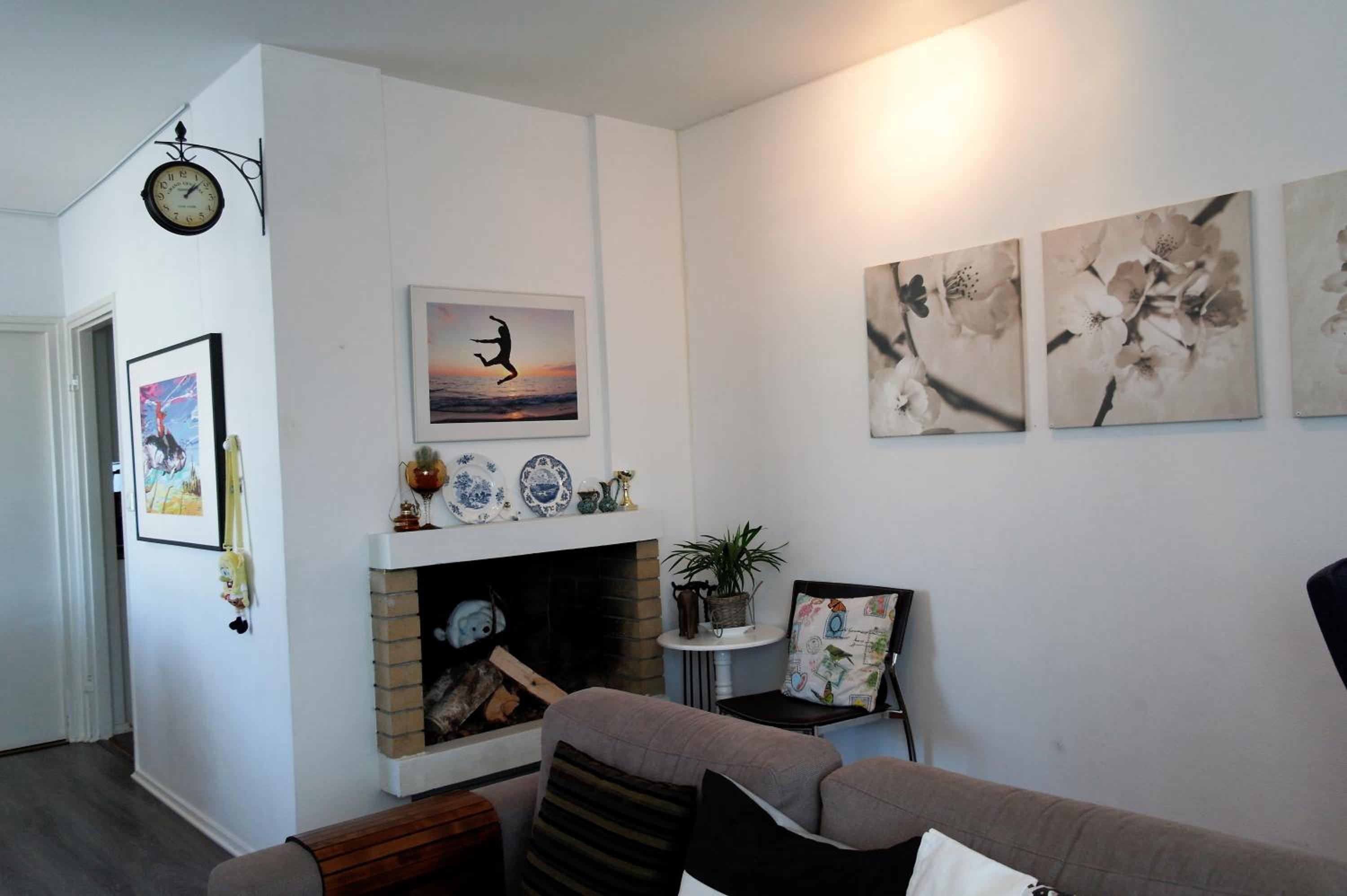 Four-Bedroom Apartment with Balcony  - Photo 10