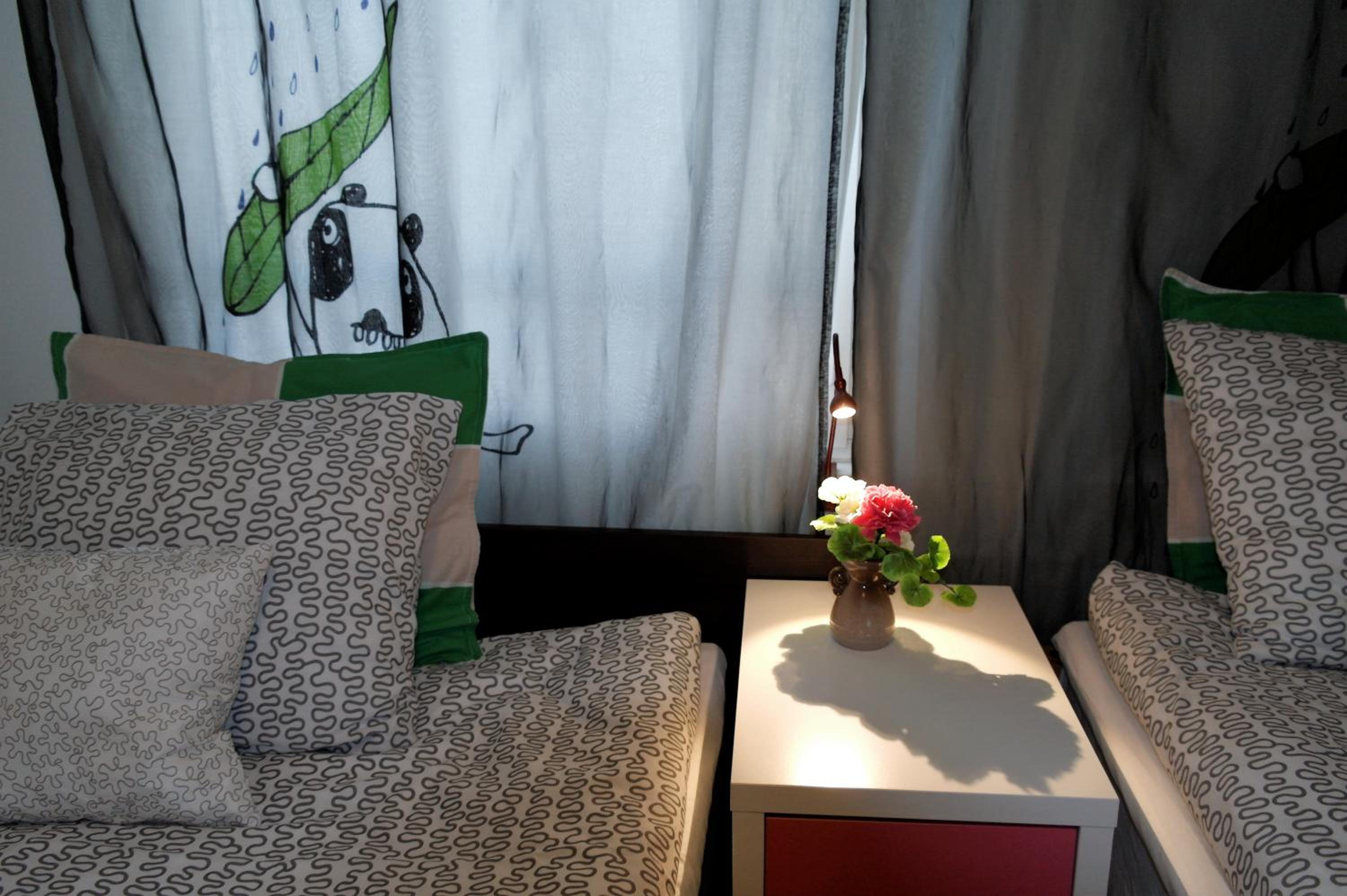 Four-Bedroom Apartment with Balcony  - Photo 4