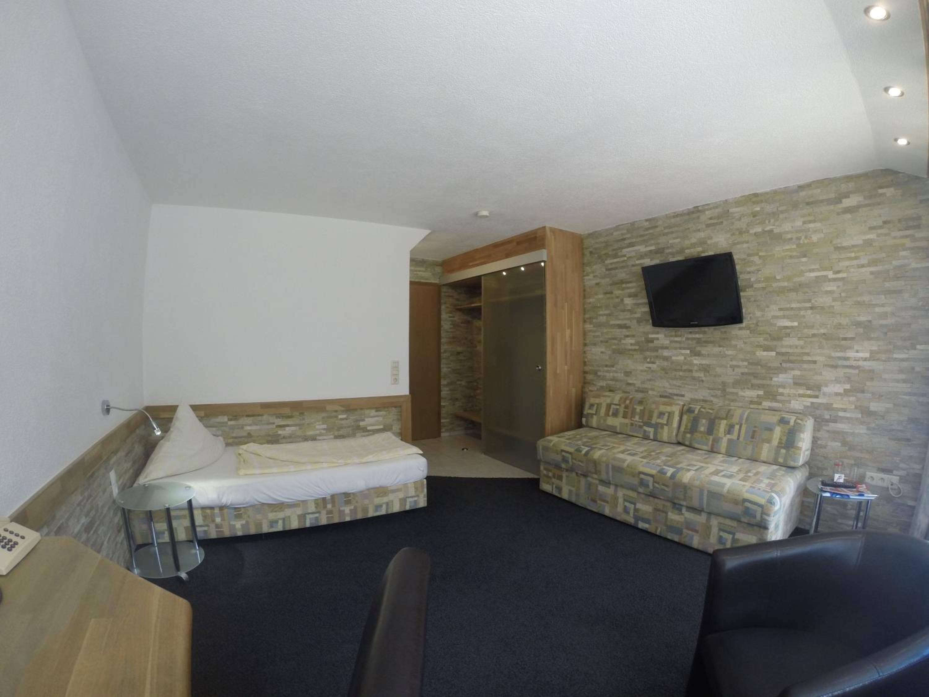 Budget Single Room photo 3