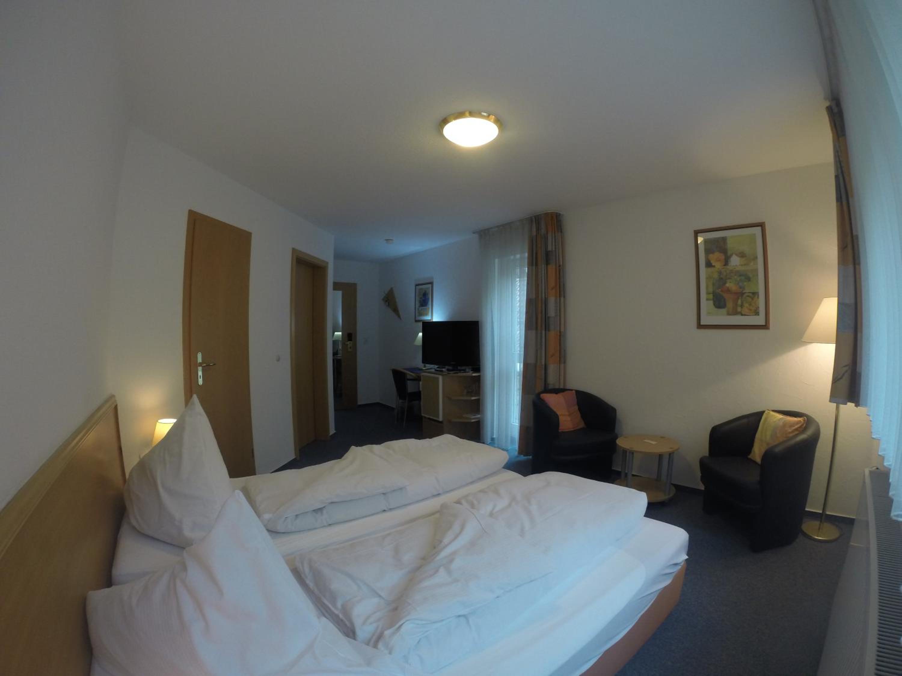 Double Room - Photo 3