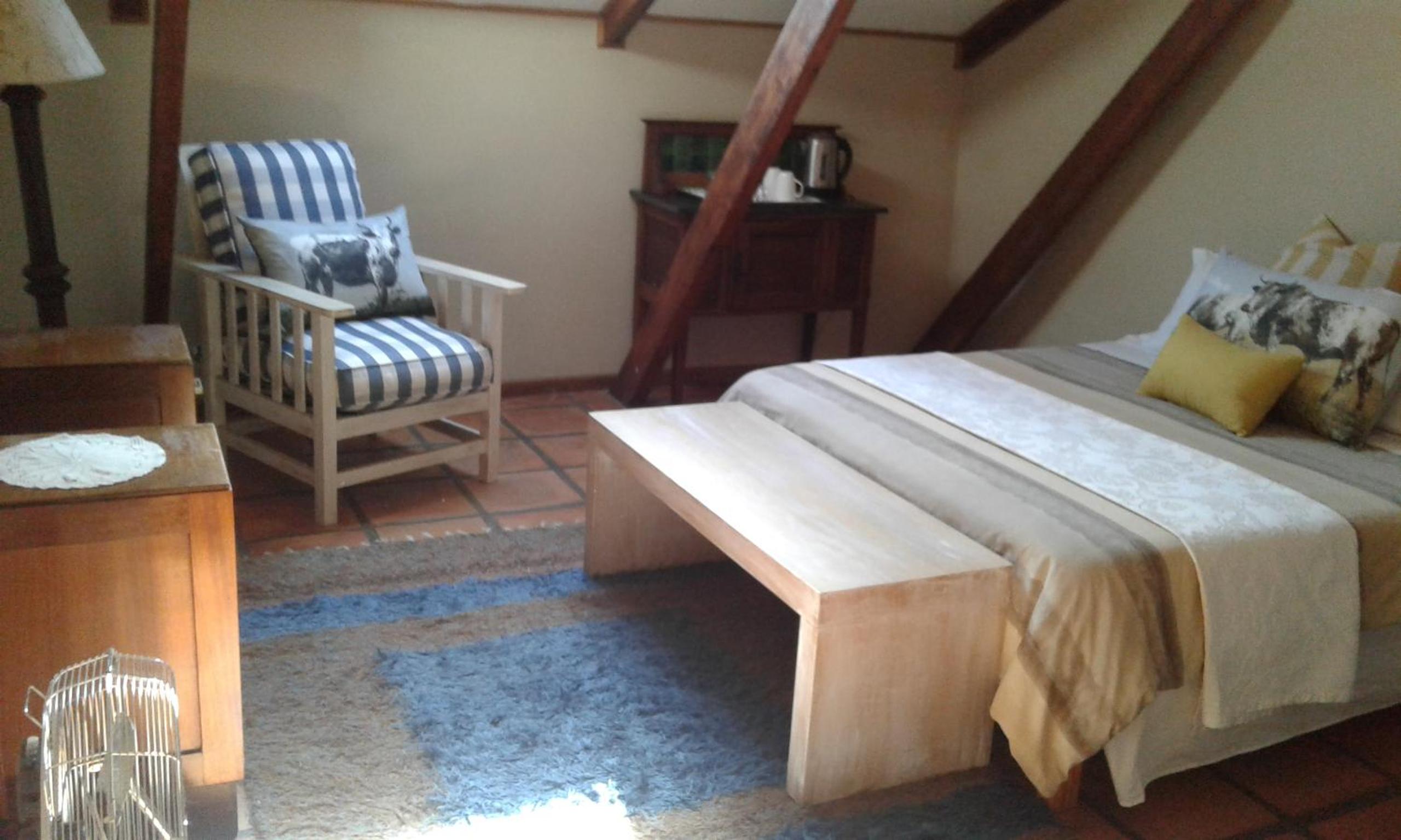 Deluxe Queen Room with Mountain View - Photo 3