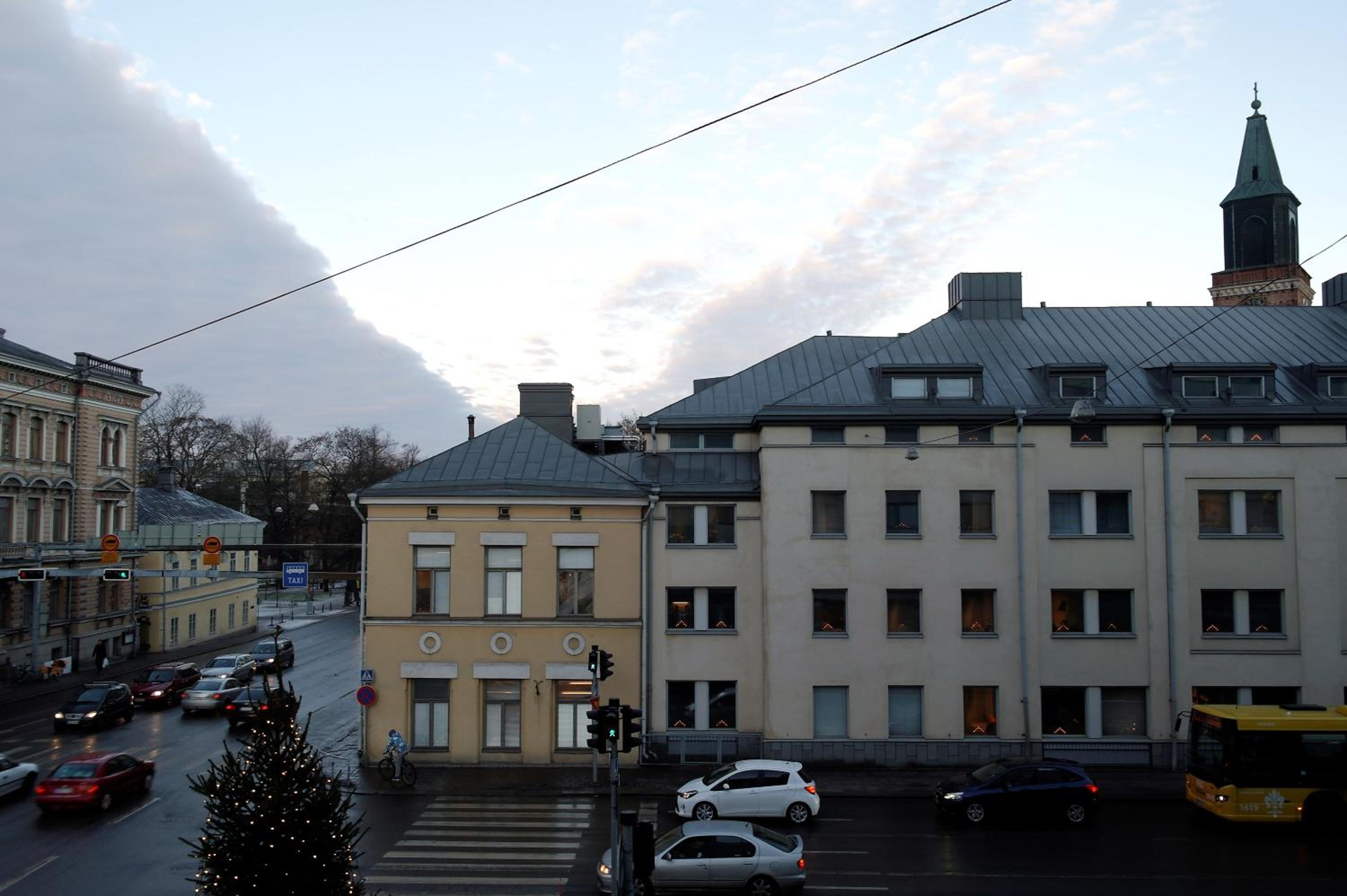 Four-Bedroom Apartment with Balcony  - Photo 43