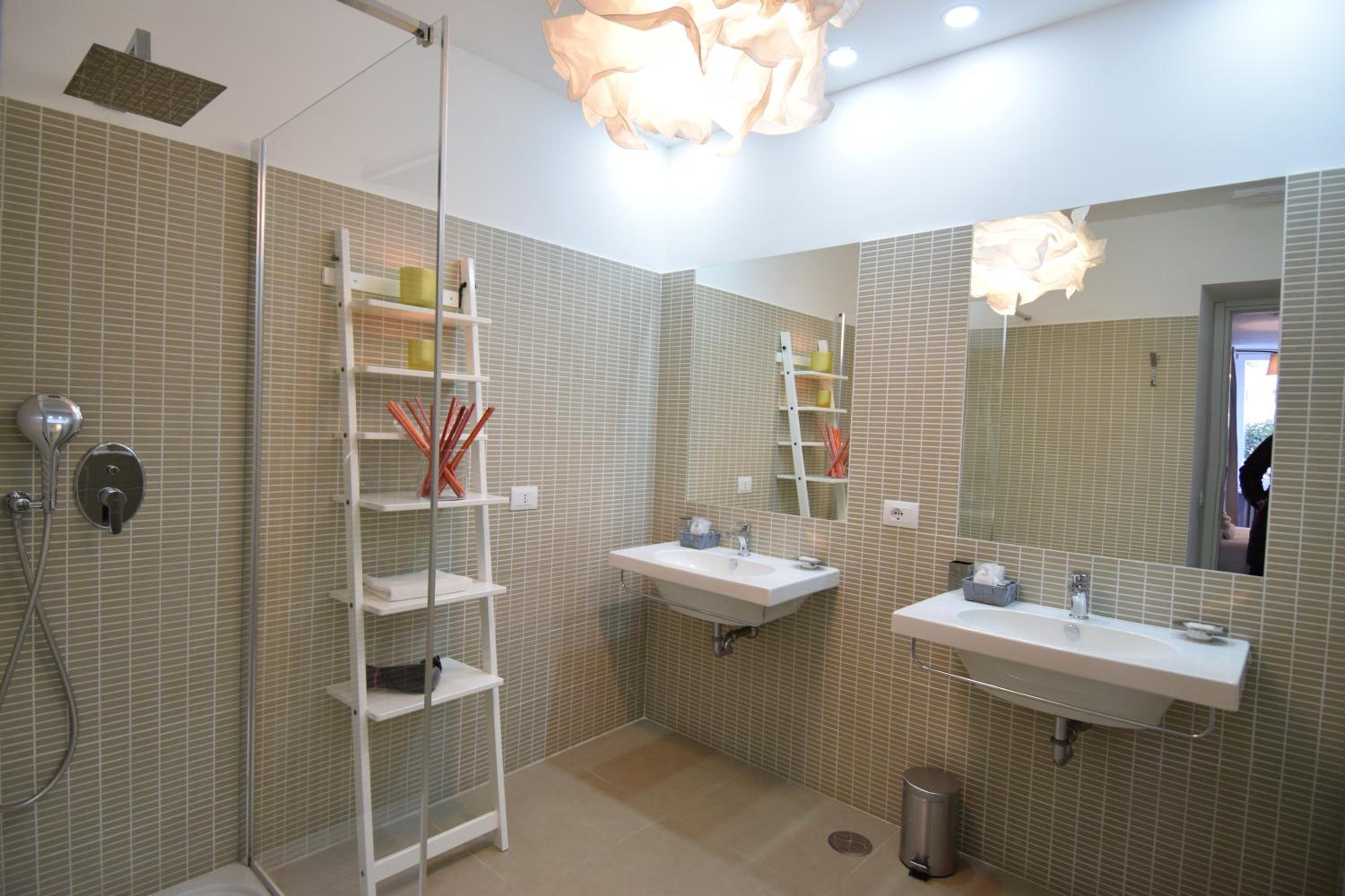 Luxury Quadruple Room - Photo 3