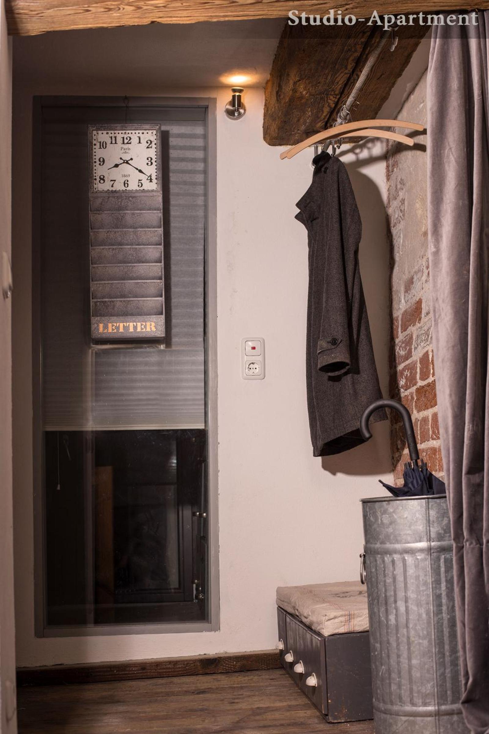 Studio Apartment - Photo 6