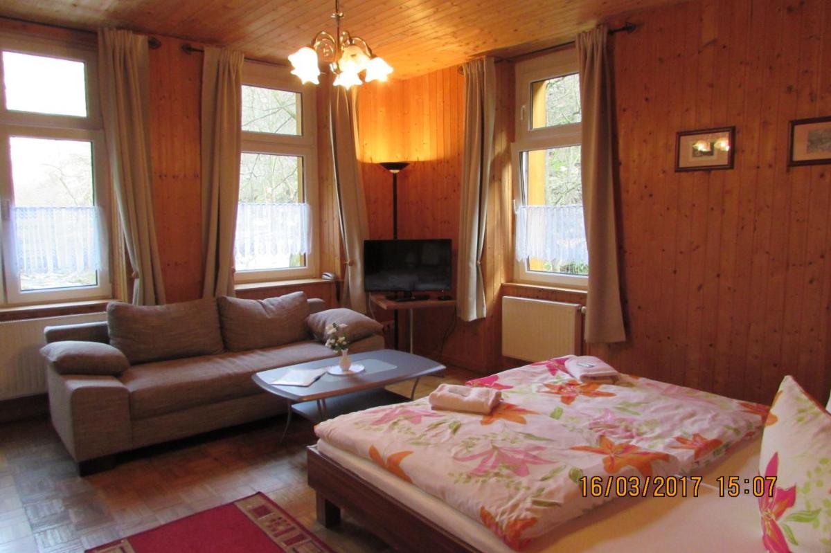 Quadruple Room with Mountain View photo 2