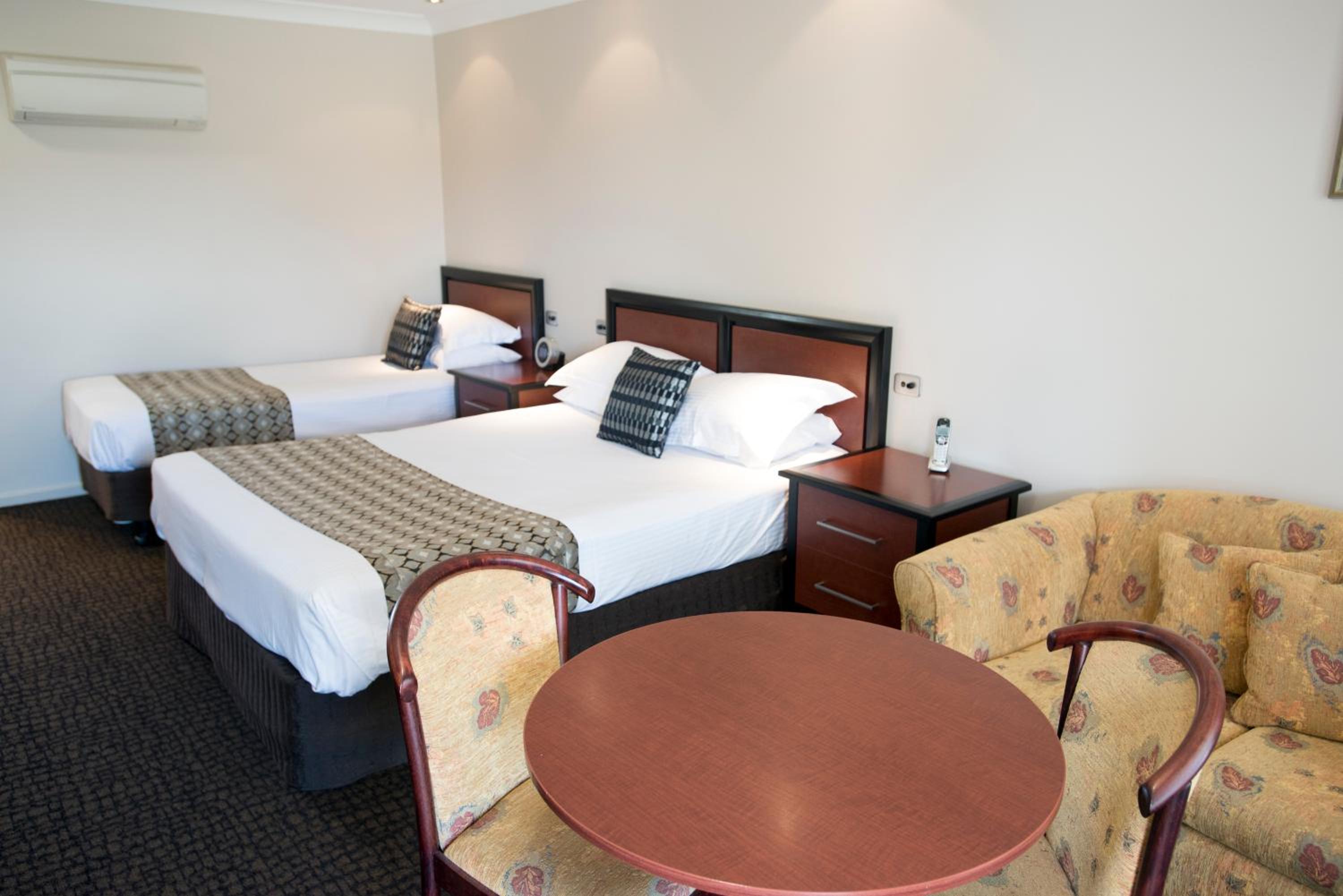 Superior Twin Room with Spa Bath - Photo 2