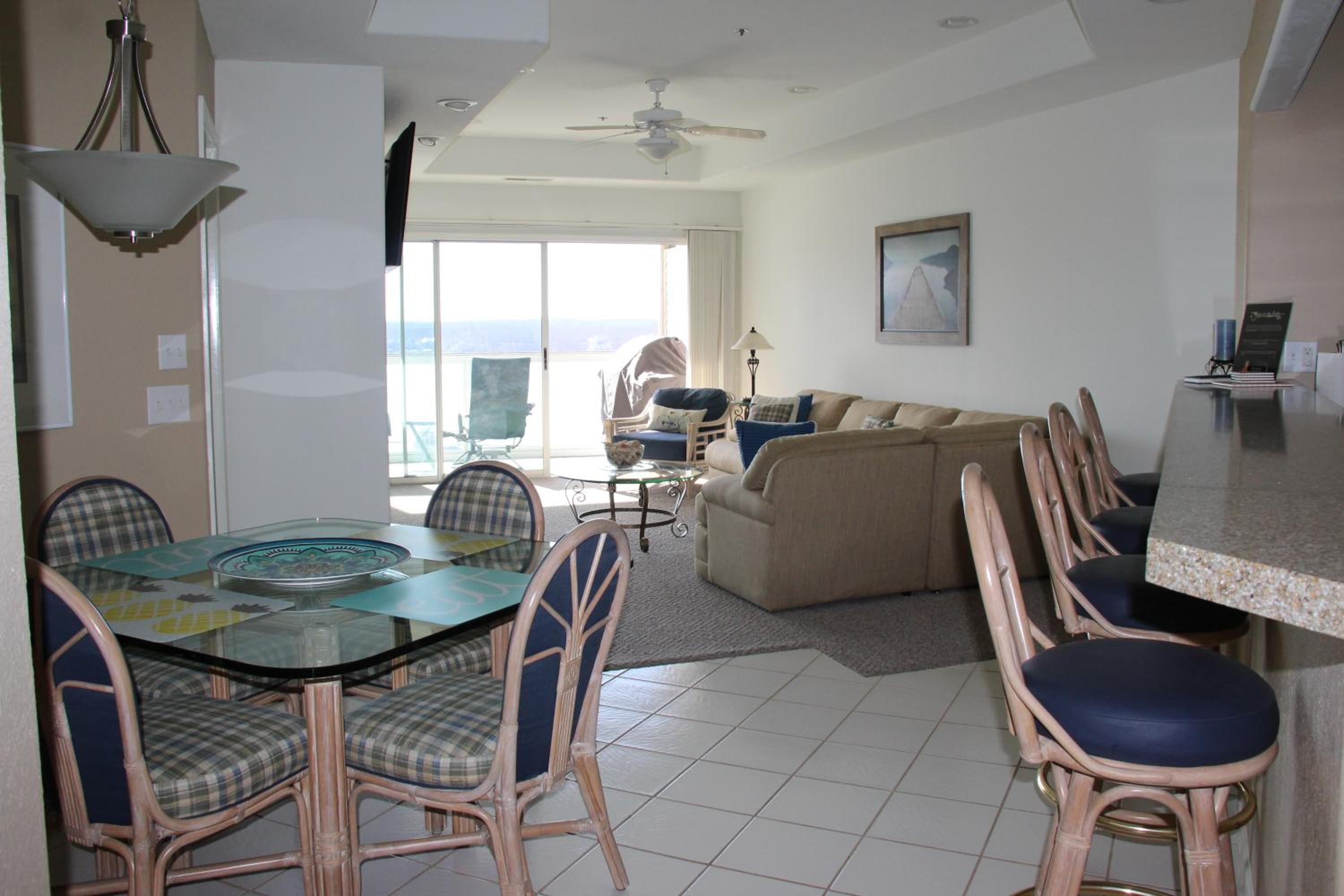Apartment with Lake View