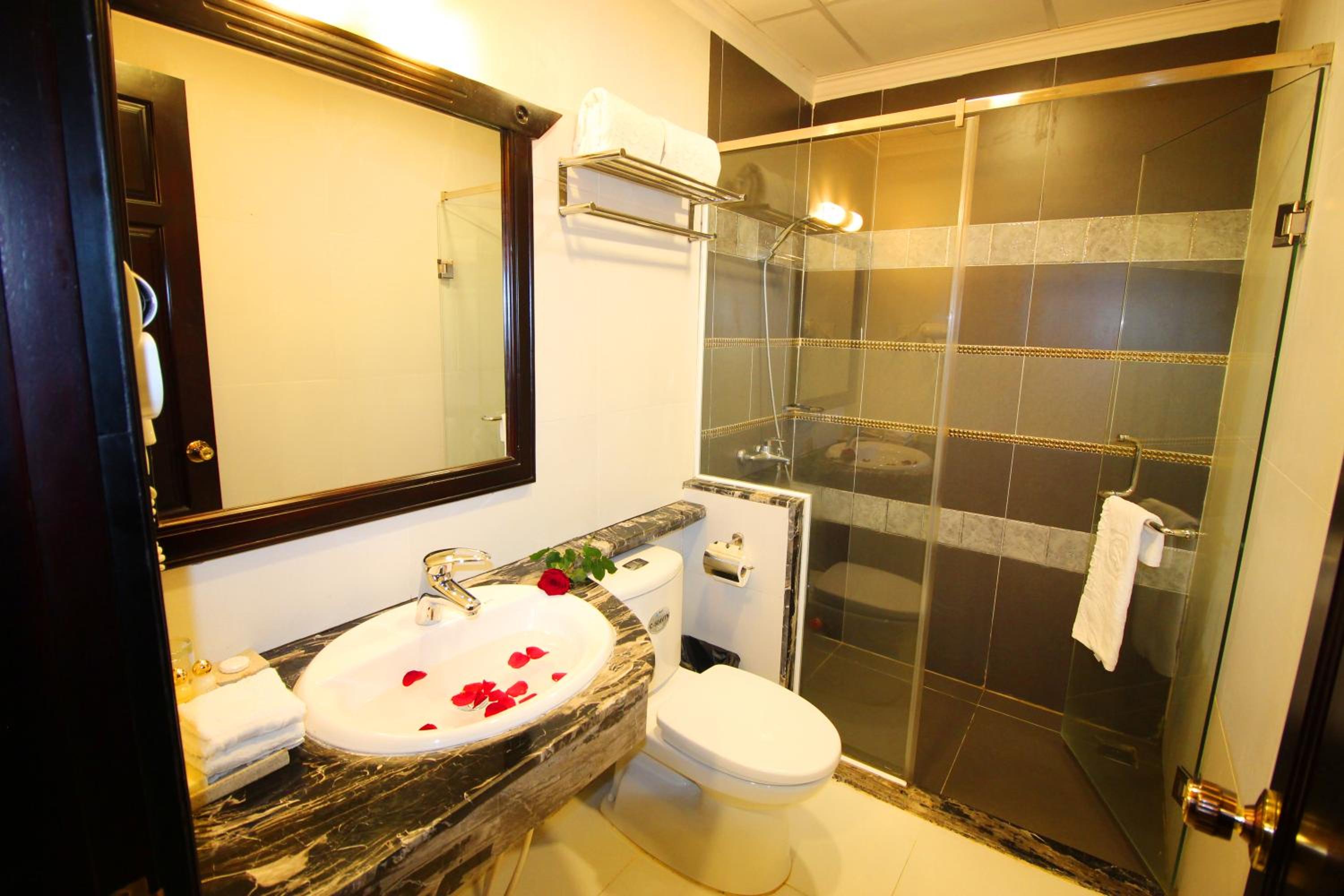 Large Double Room photo 3