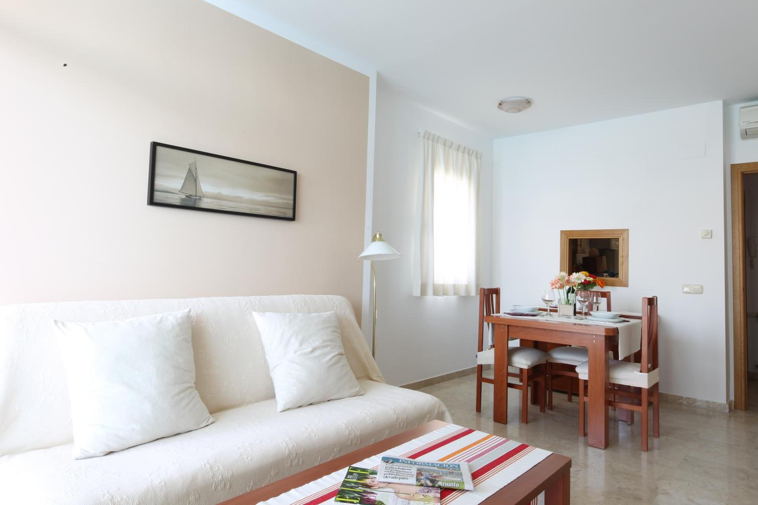 Standard Double or Twin Room with Sea View photo 2