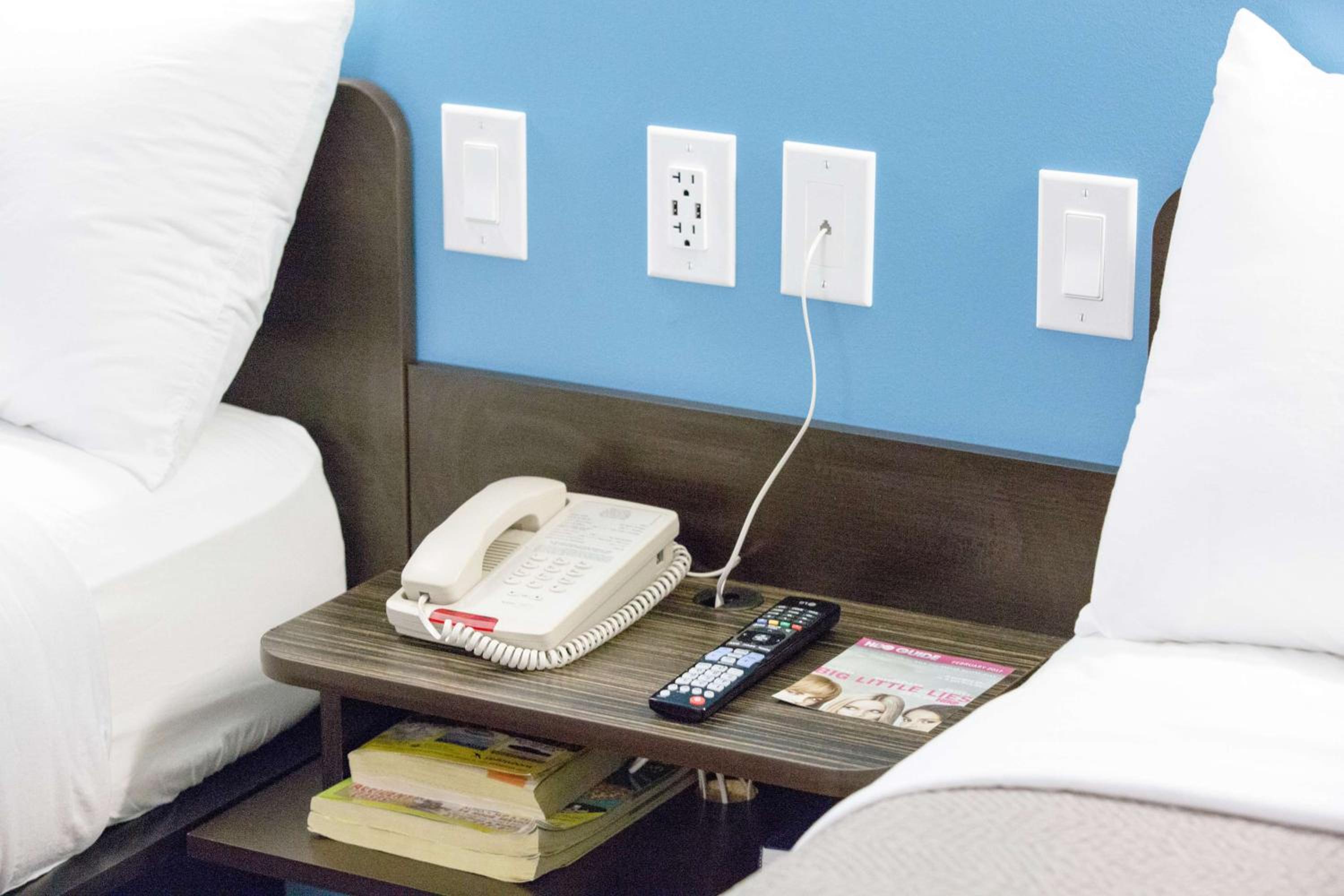 Quadruple Room - Non-Smoking photo 1