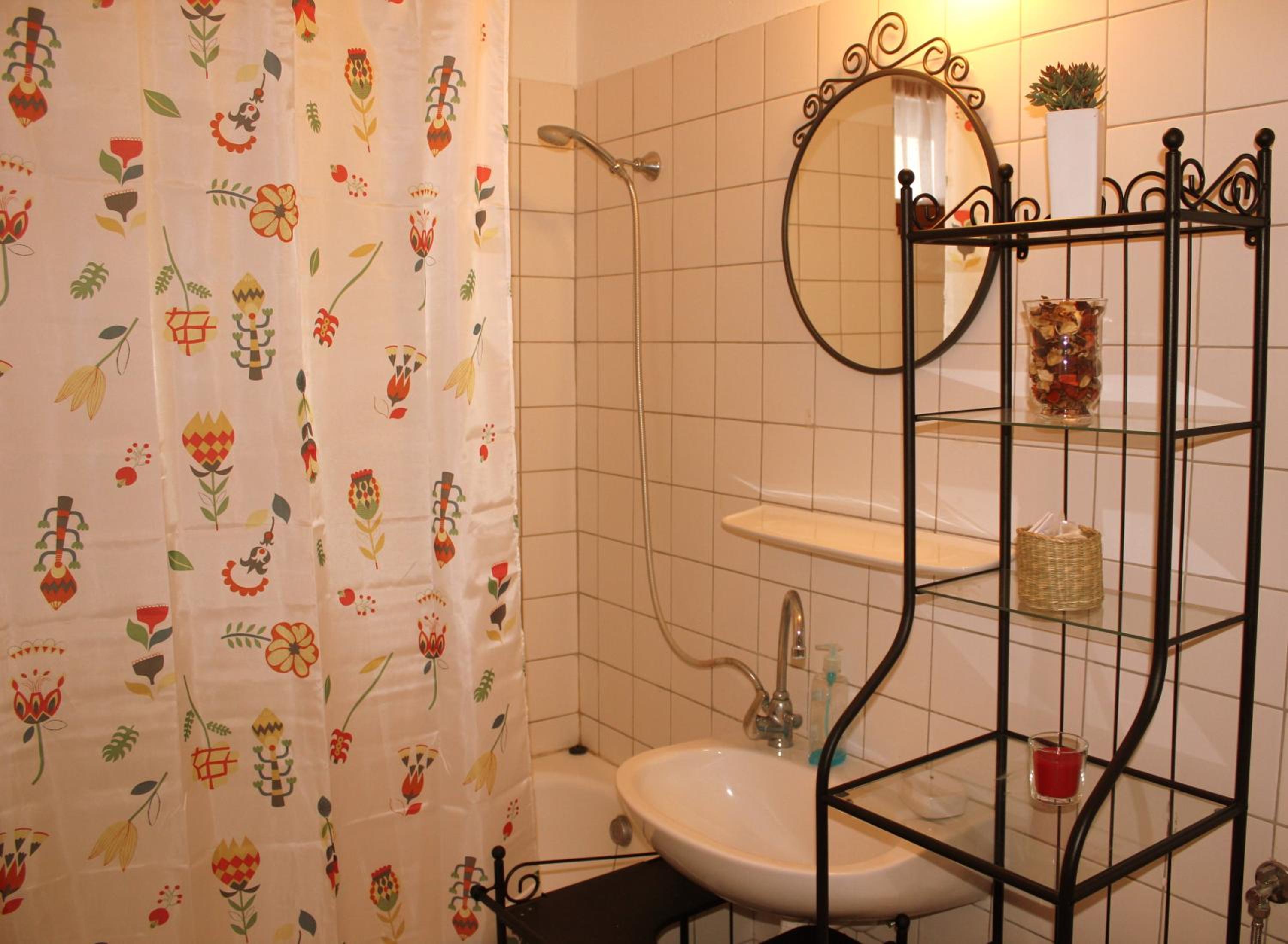 Double or Twin Room with Extra Bed photo 2