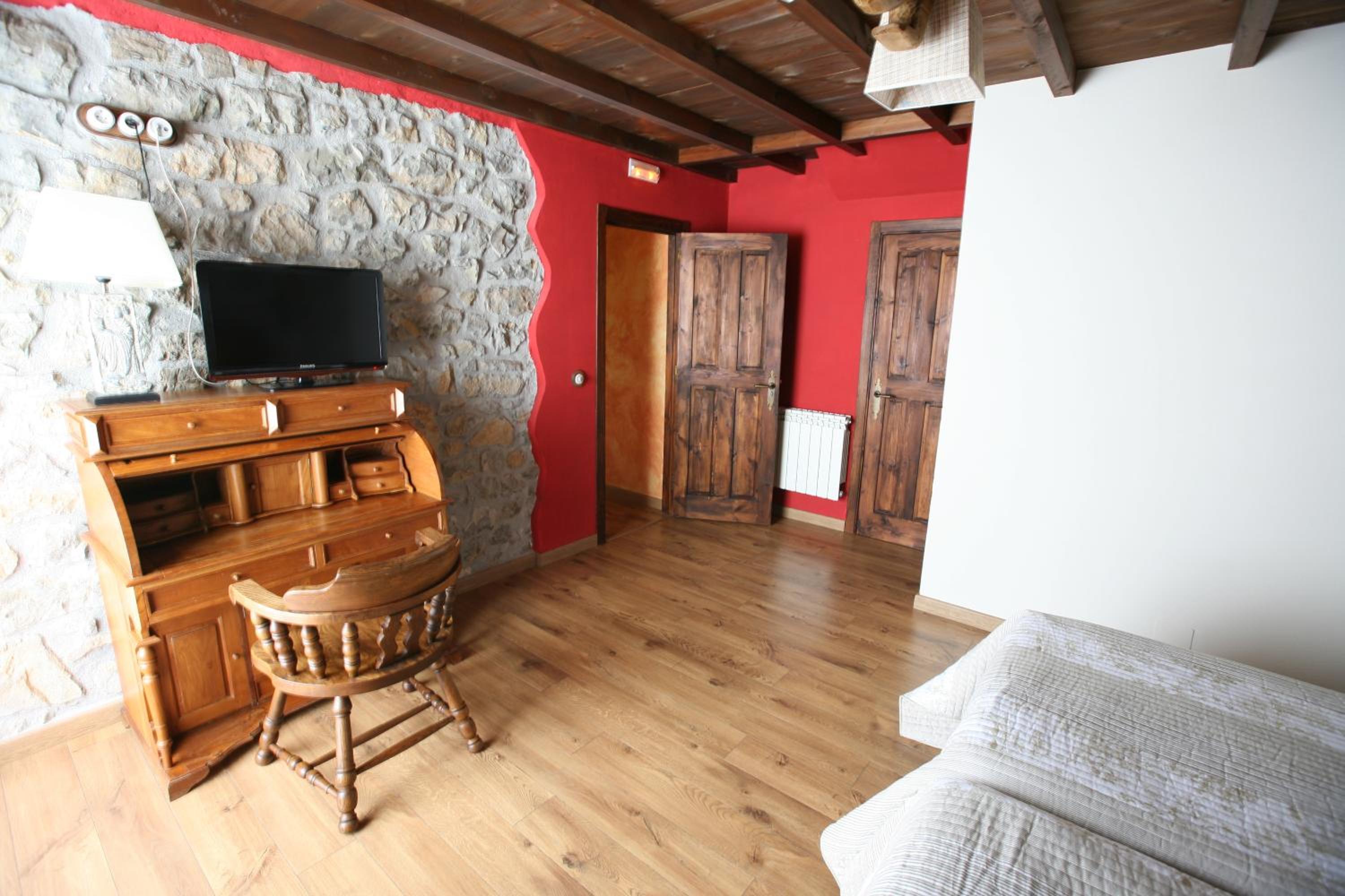 King Room with Mountain View photo 2