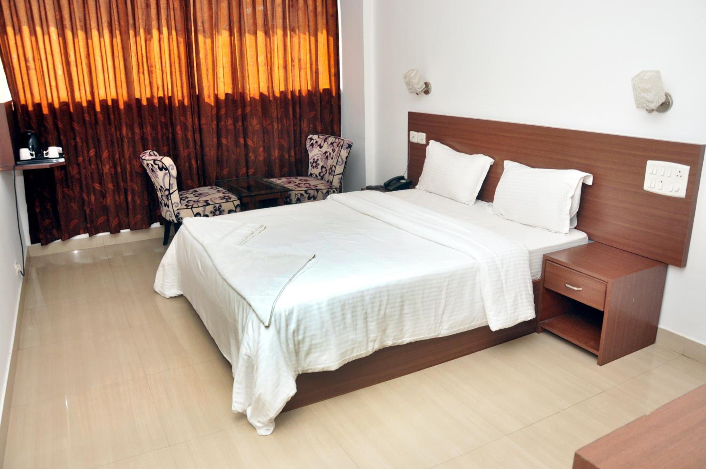 Deluxe Double Room - Photo 14