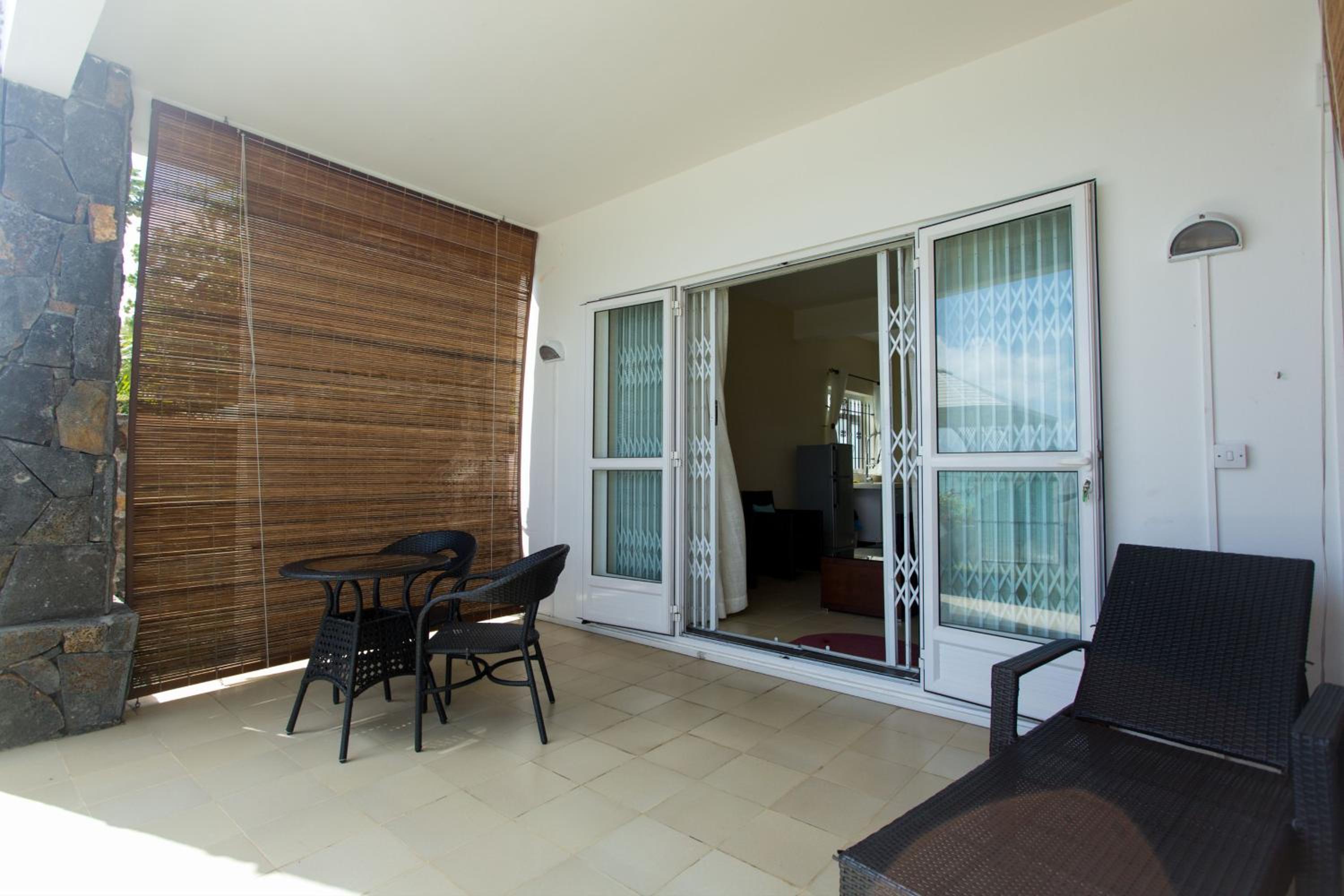 One-Bedroom Apartment - Photo 4