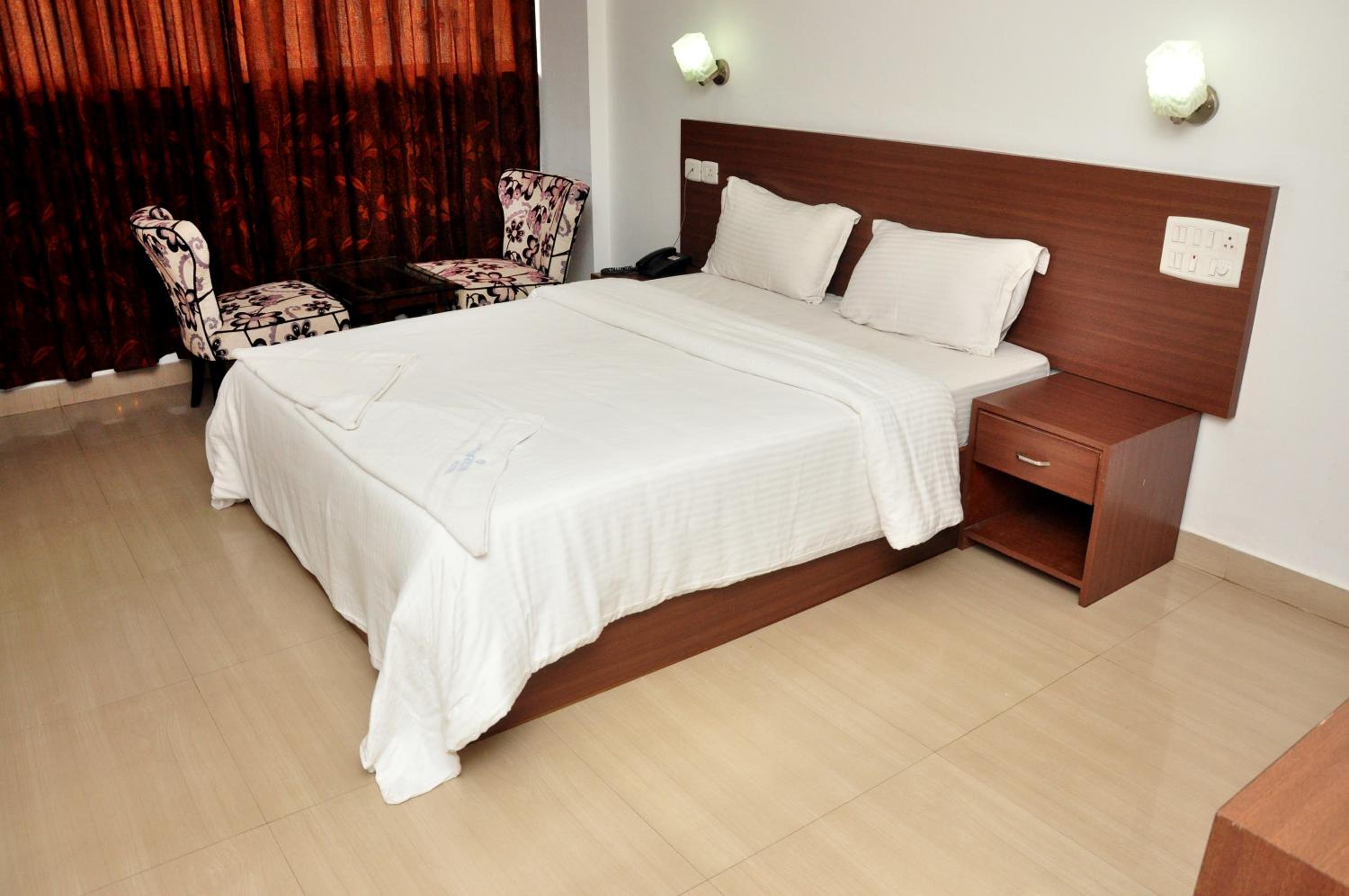 Deluxe Double Room - Photo 10