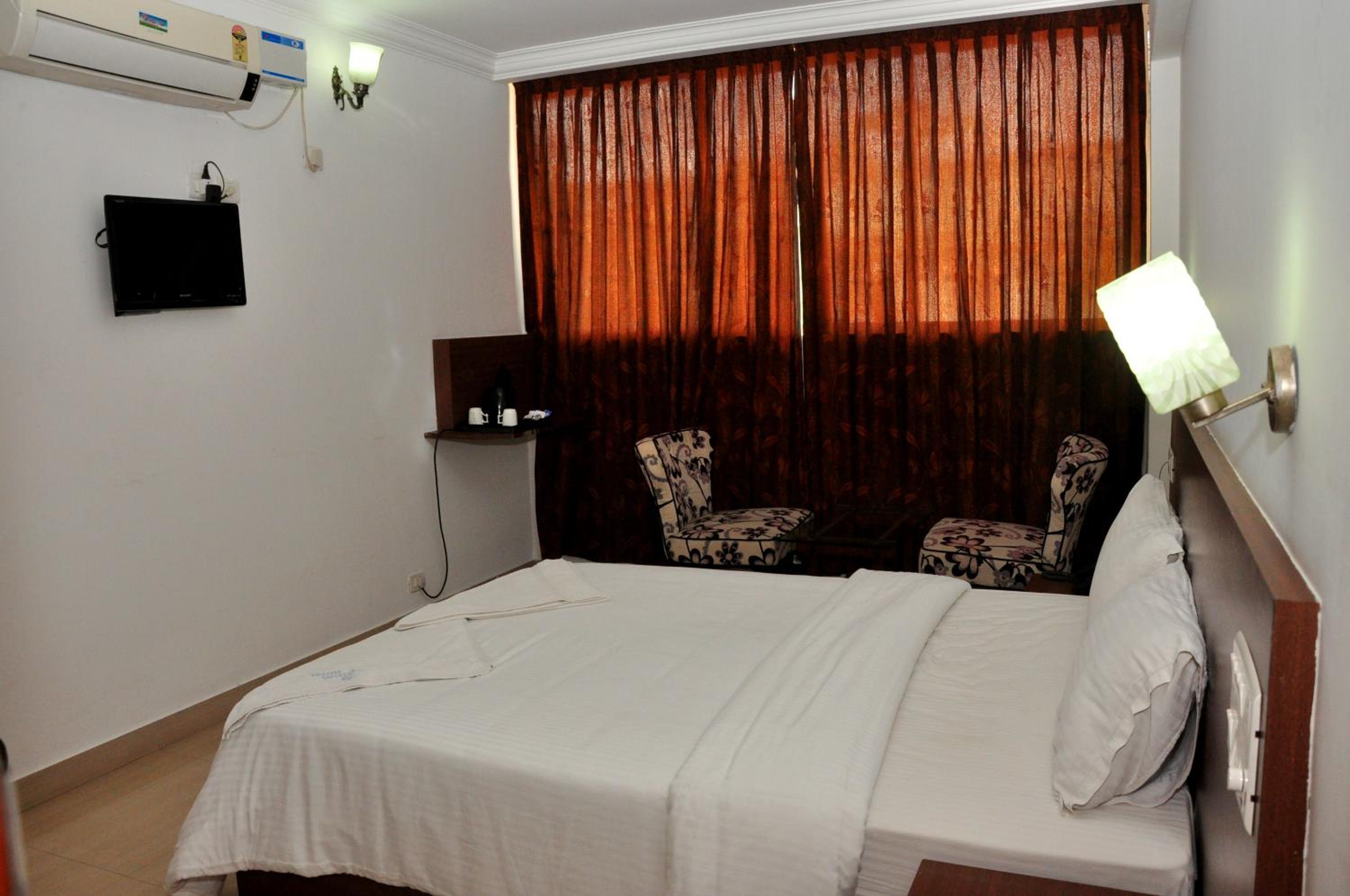 Deluxe Double Room - Photo 9