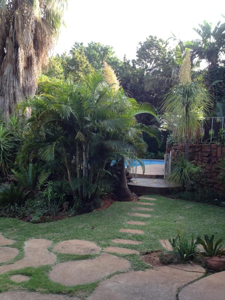 Double Room with Private Bathroom - Photo 14