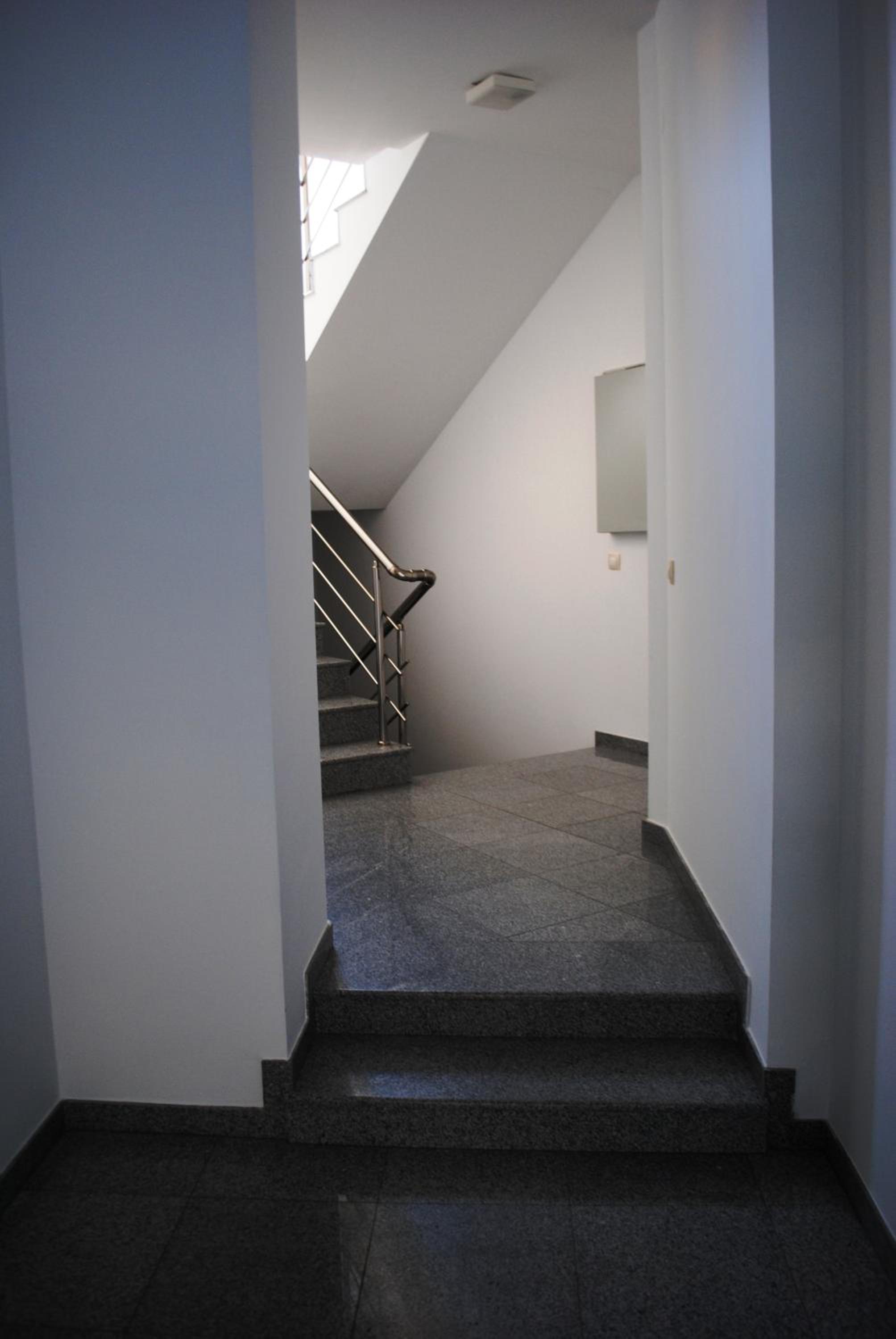 Apartment with Terrace - Photo 9