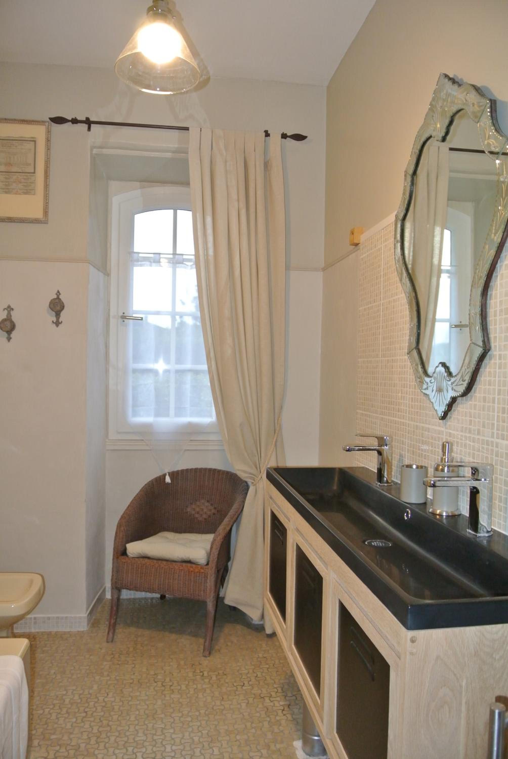Superior King Room photo 3