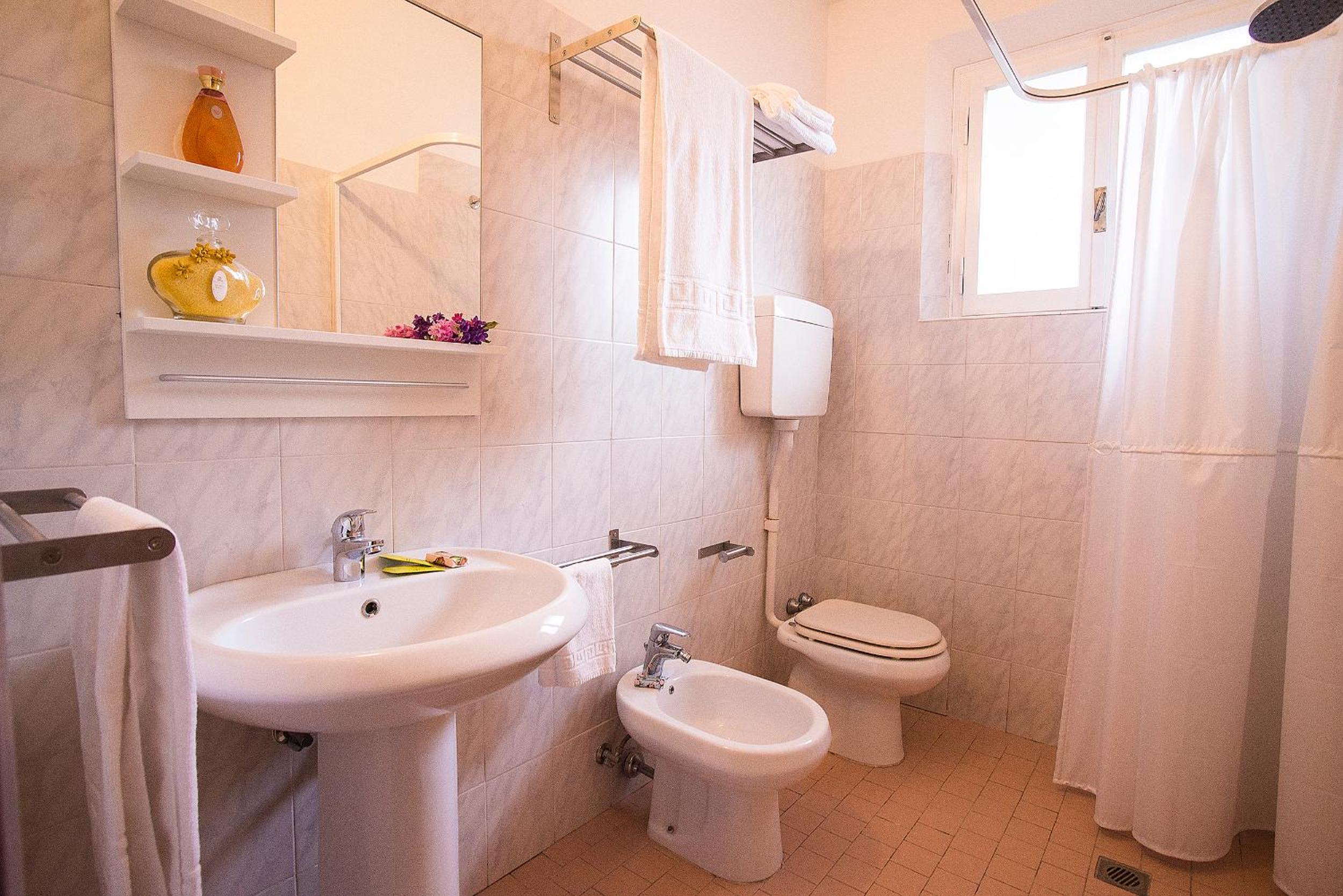Comfort Triple Room - Photo 4