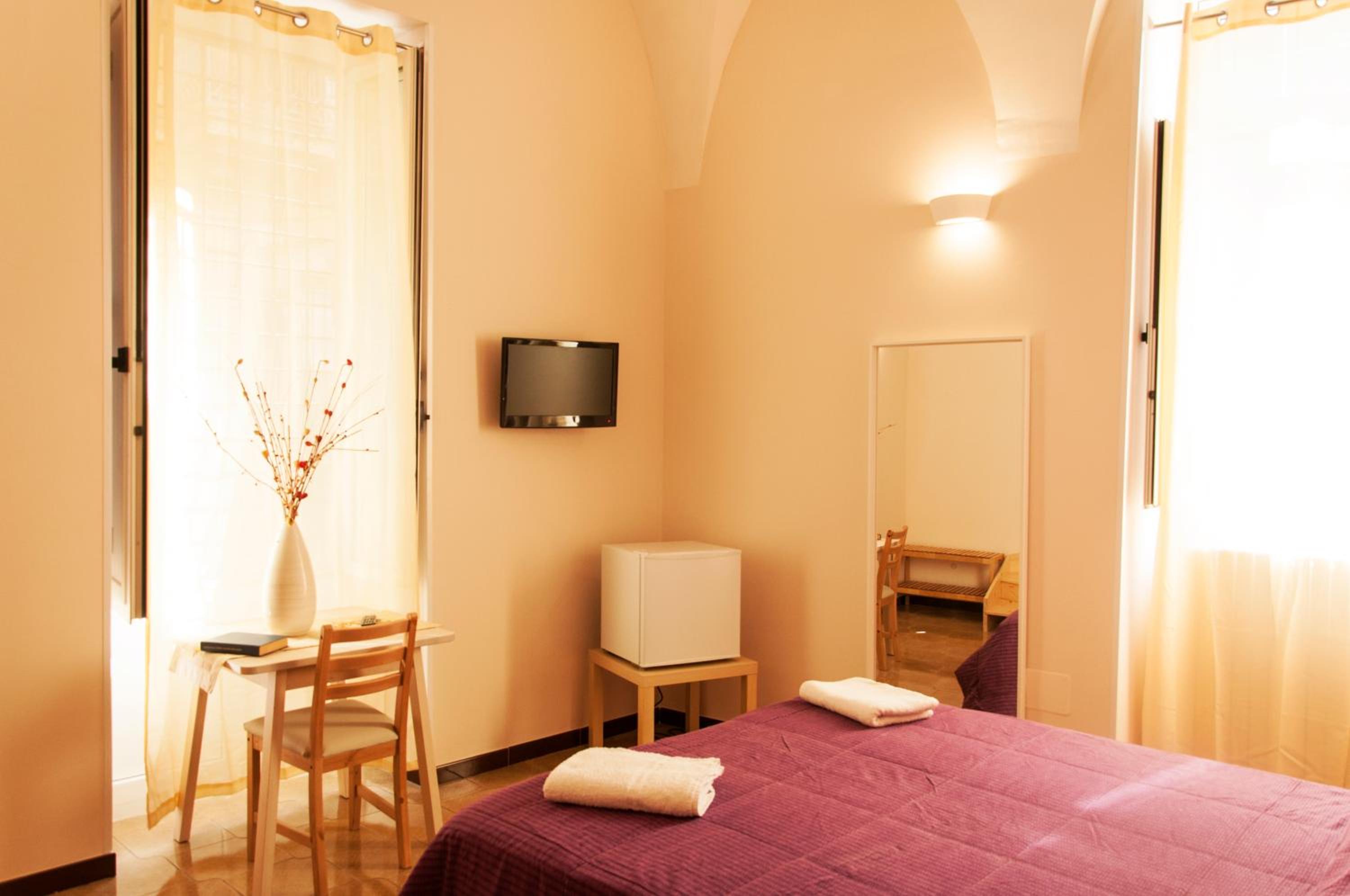 Family Double Room - Photo 8