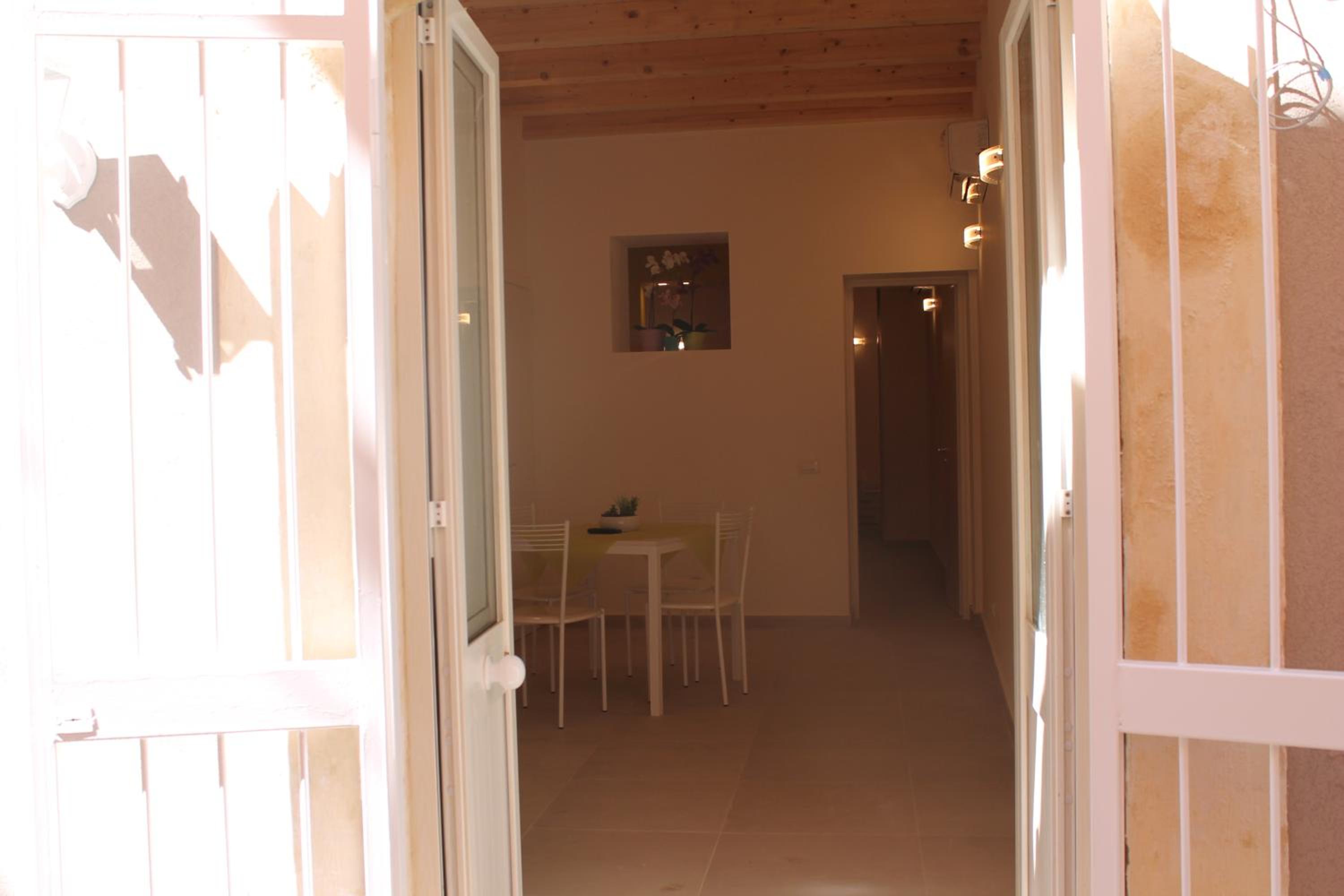 One-Bedroom Apartment - Photo 48