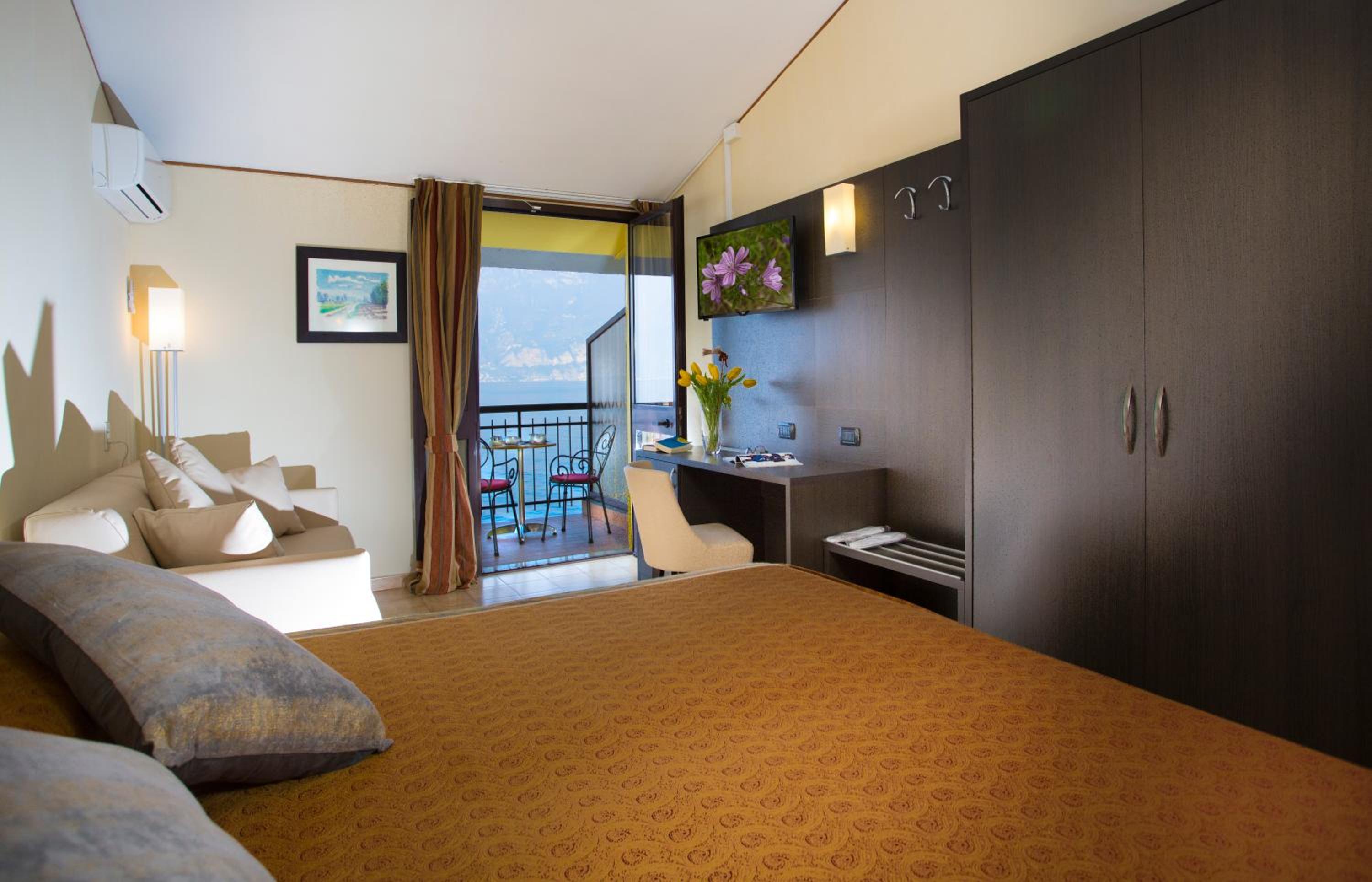 Junior Suite with Balcony and Lake View