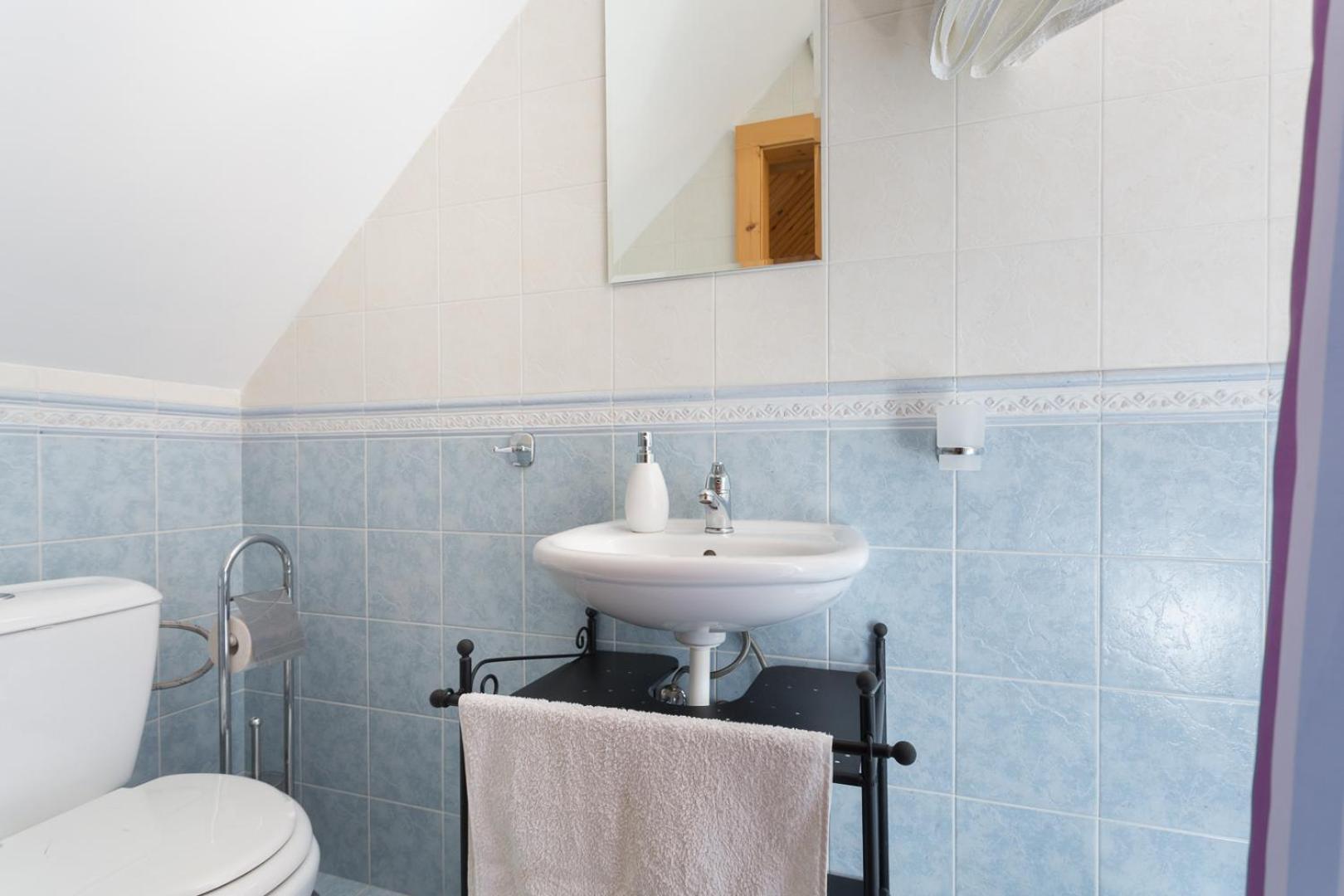 Three-Bedroom Apartment - Photo 8