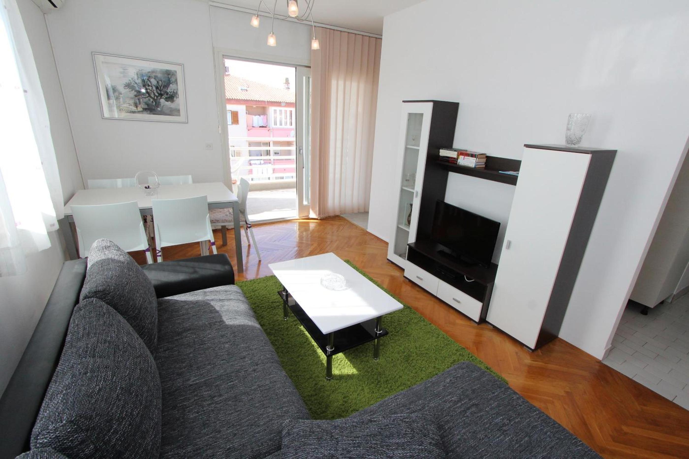 One-Bedroom Apartment With Balcony