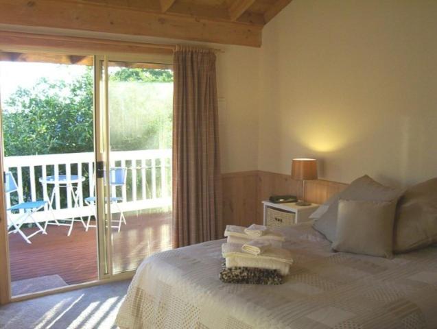 Queen Room with Private Bathroom