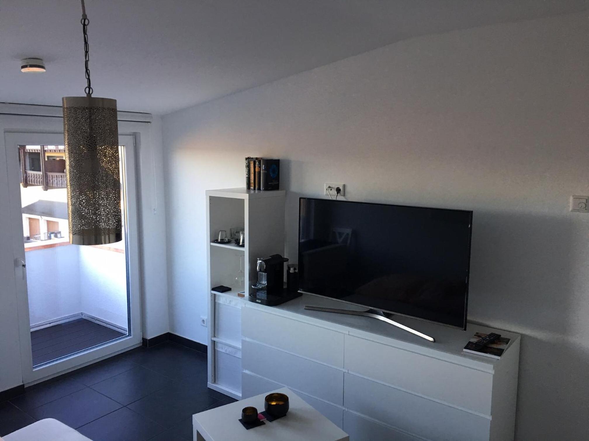 Apartment with Mountain View