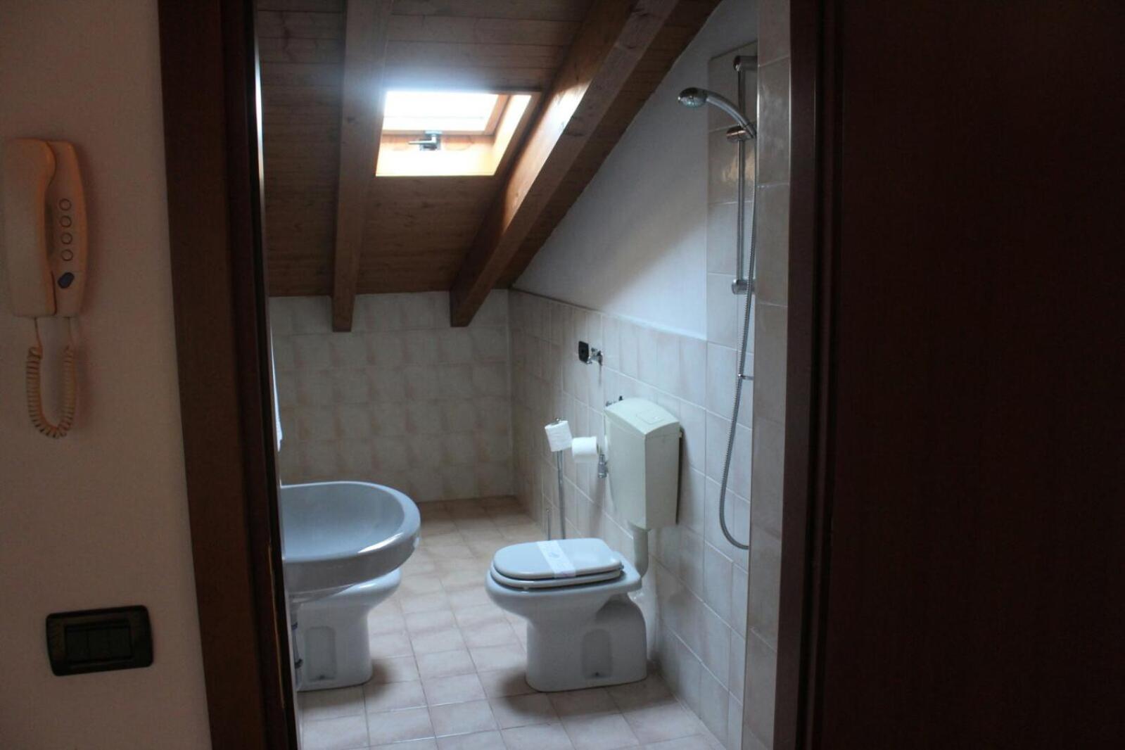 Studio Apartment - Photo 8