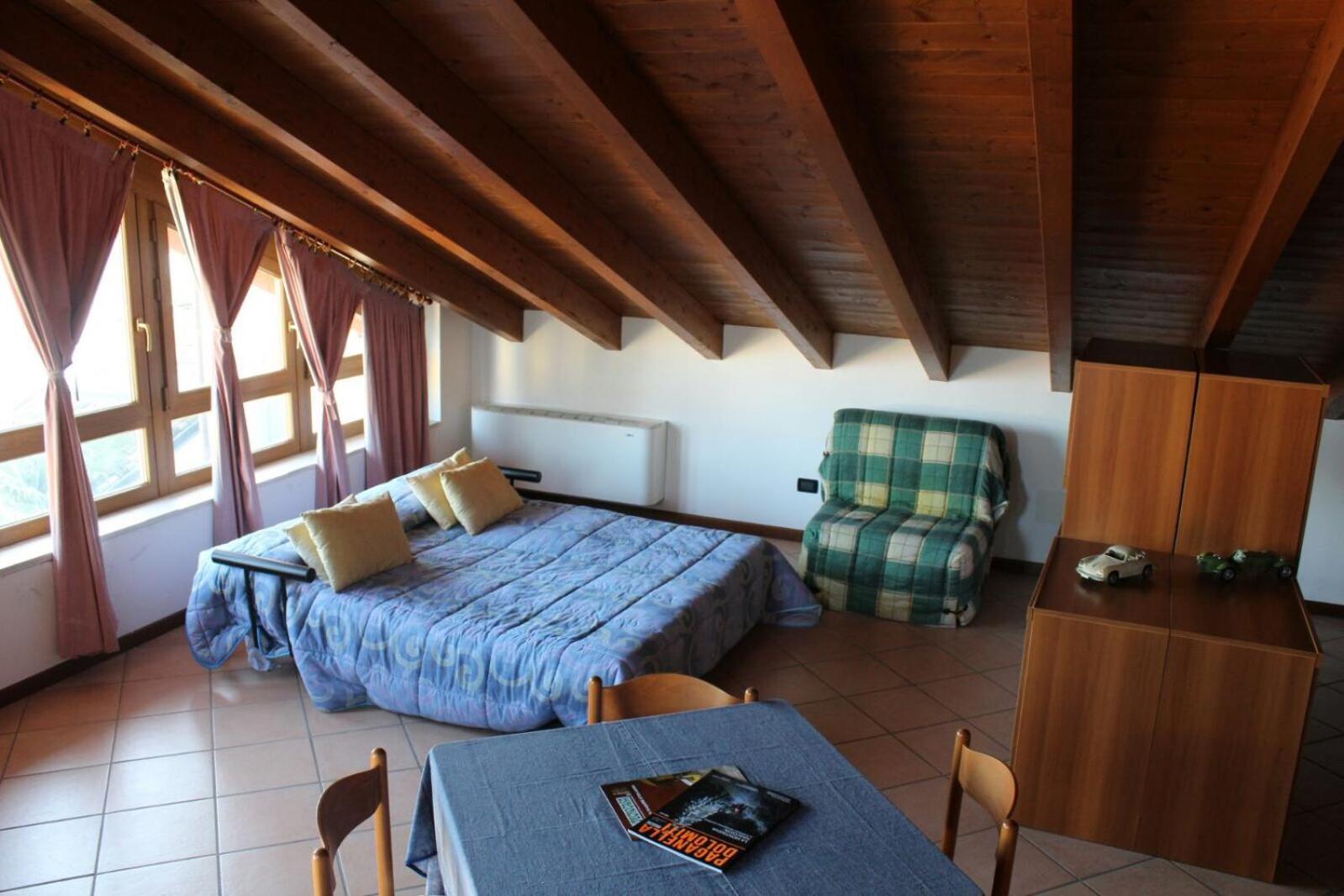 Studio Apartment - Photo 9