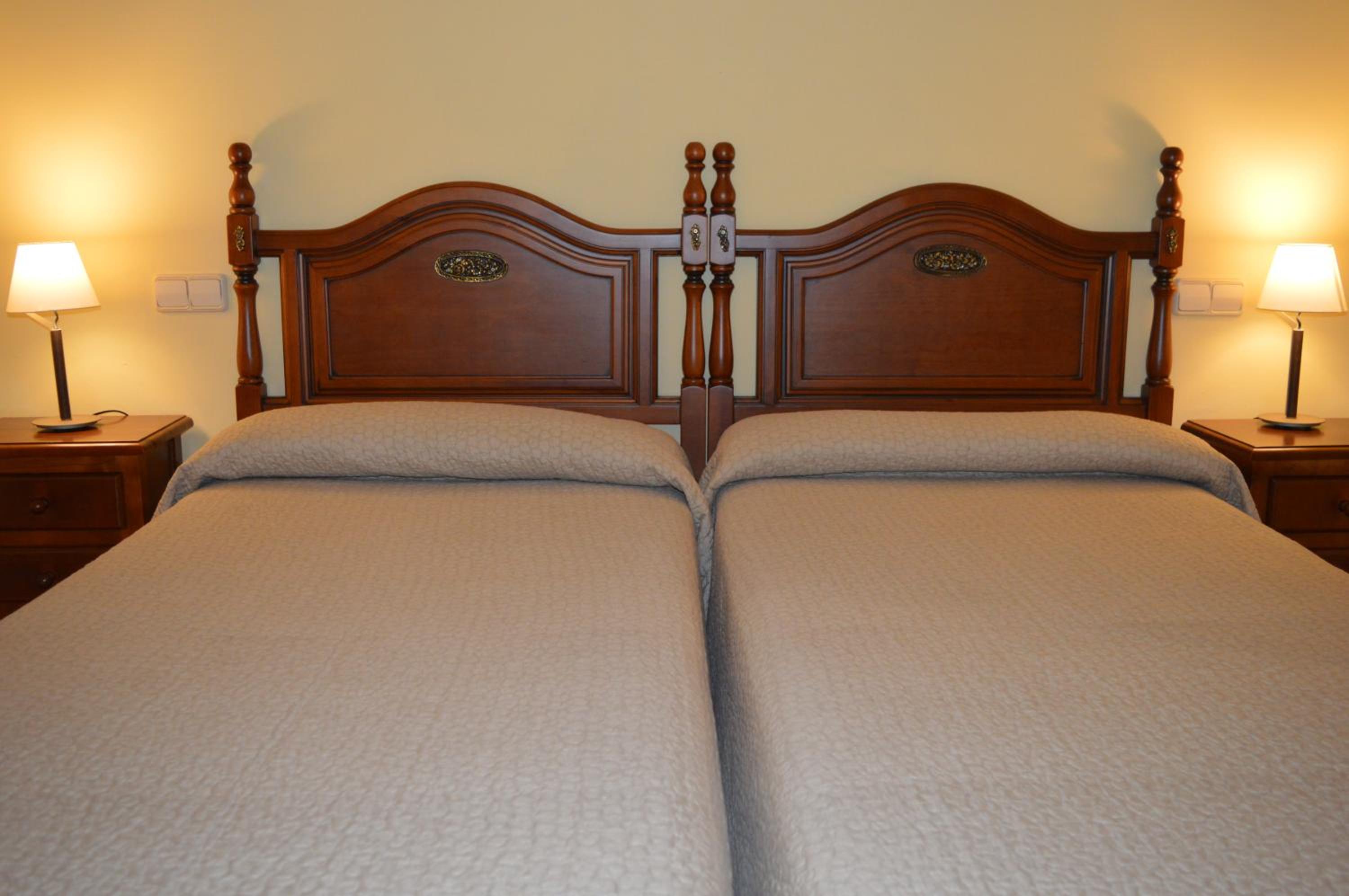 Two Connecting Double Rooms - Photo 5
