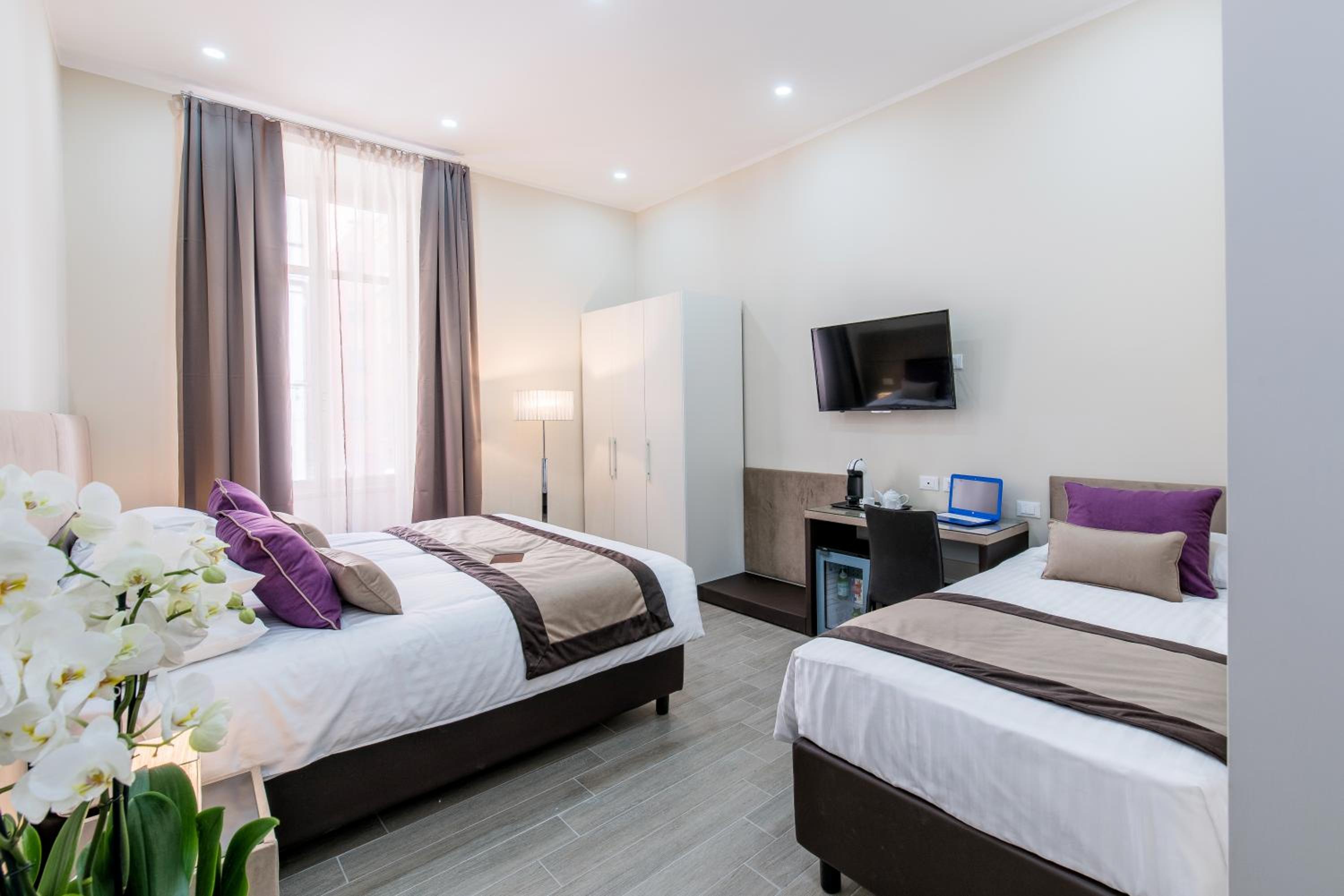 Two Connecting Double Rooms (2 + 3 Adults) photo 1