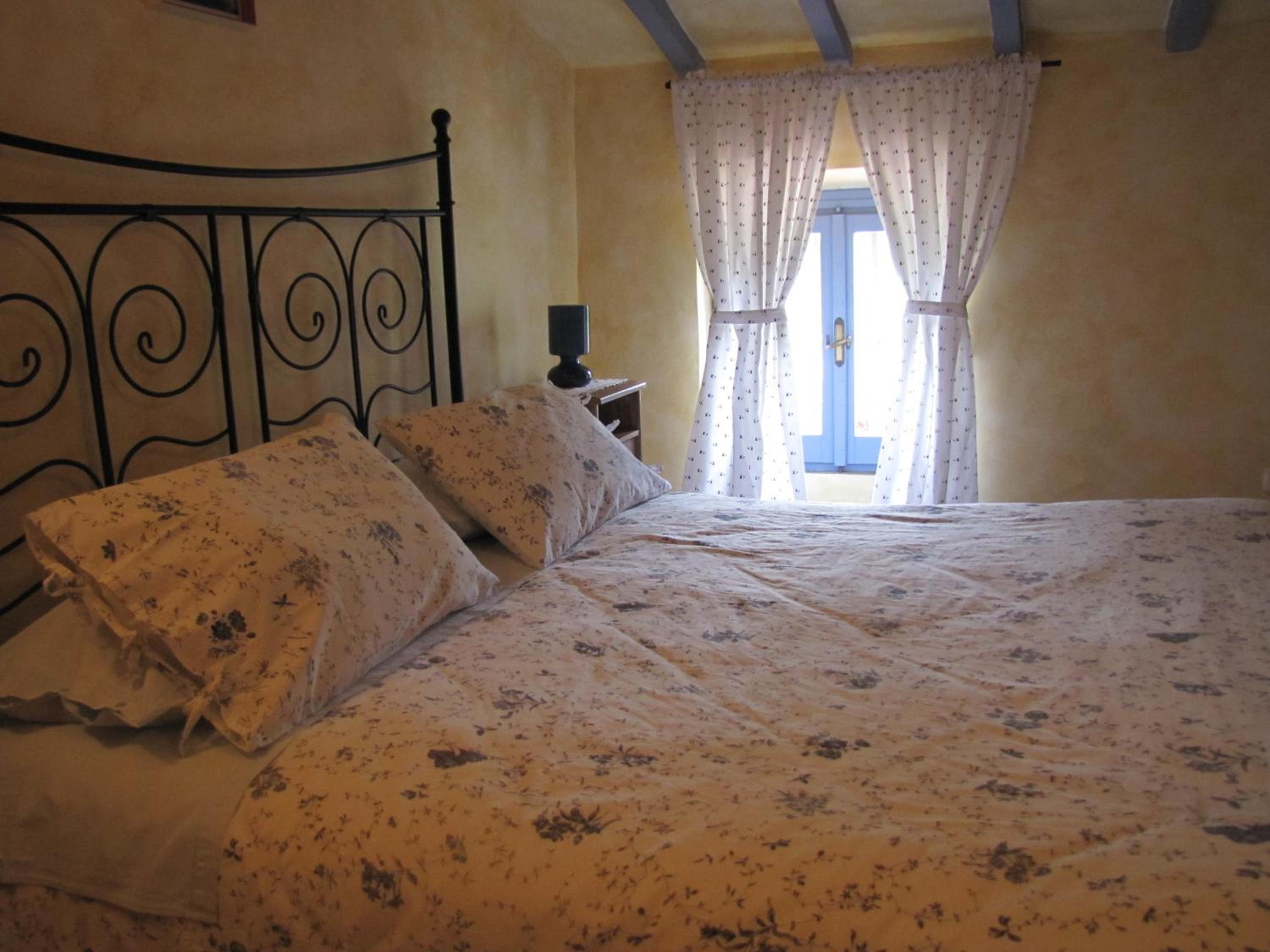 Apartment - Split Level - Photo 1